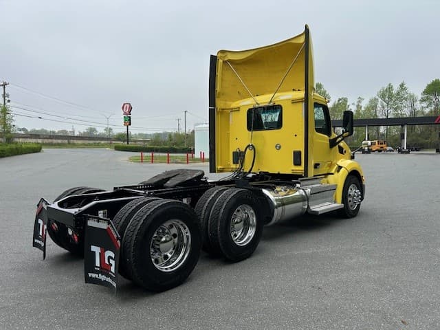 2020 Peterbilt 579 in Charlotte, NC — photo 4