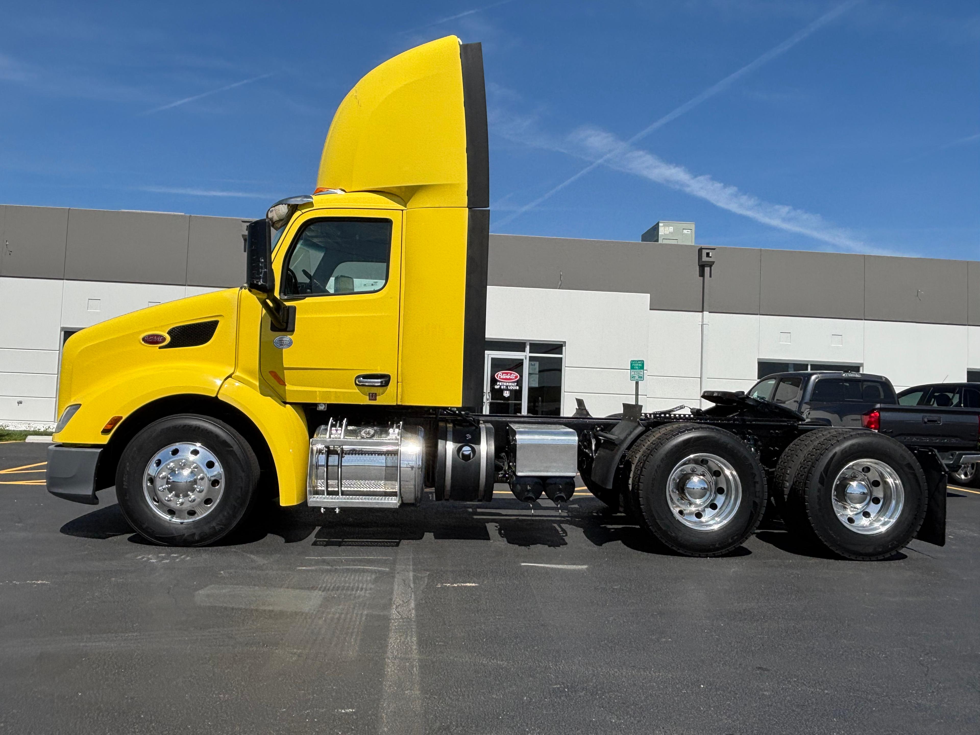 2021 Peterbilt 579 in Lowell, AR — photo 4