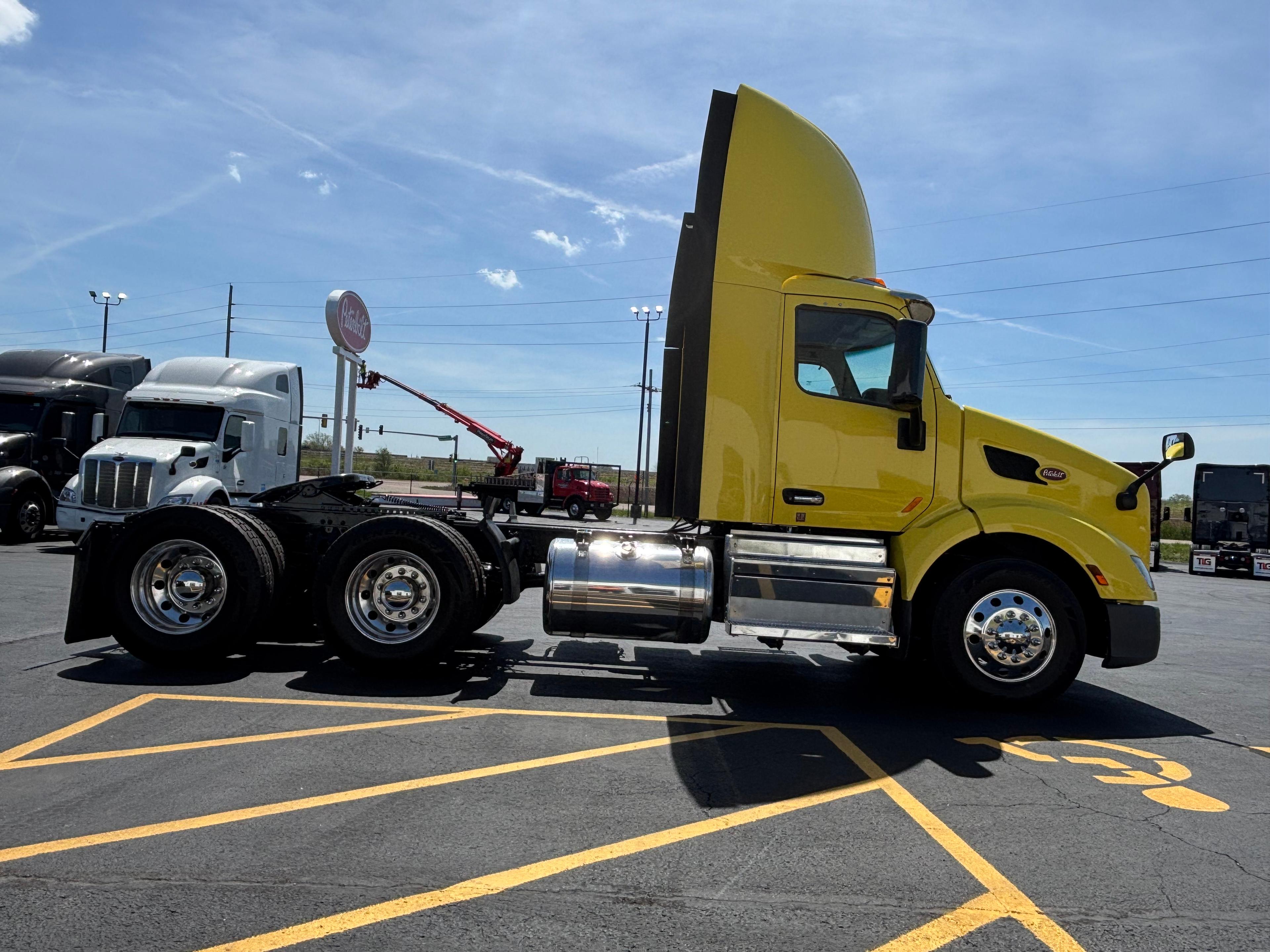 2021 Peterbilt 579 in Lowell, AR — photo 10