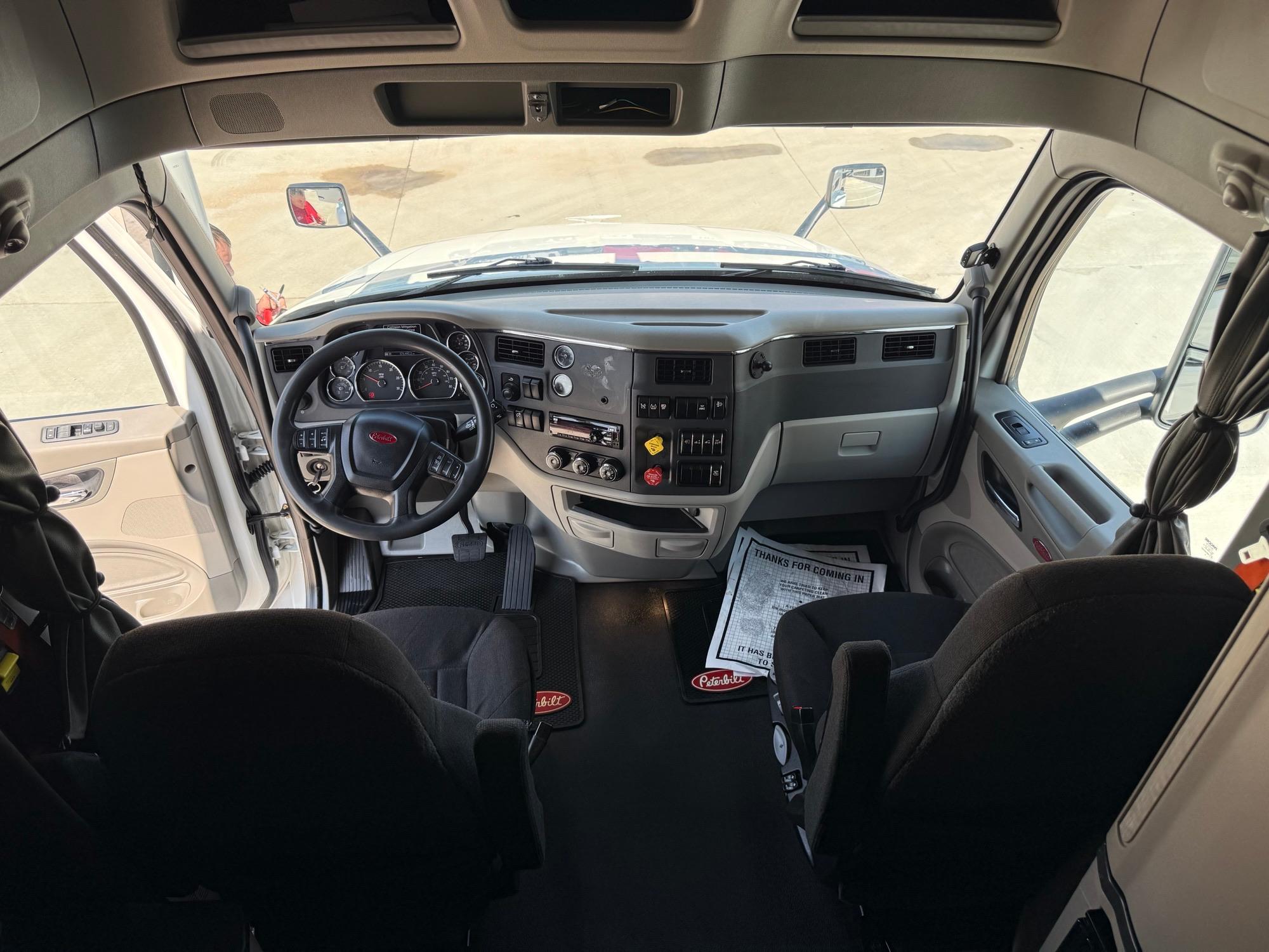 2021 Peterbilt 579 in Lowell, AR — photo 14