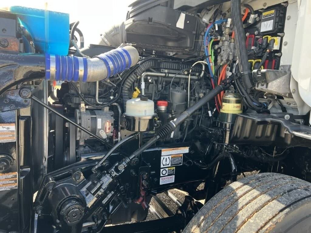 2021 Peterbilt 579 in Greensboro, NC — photo 9