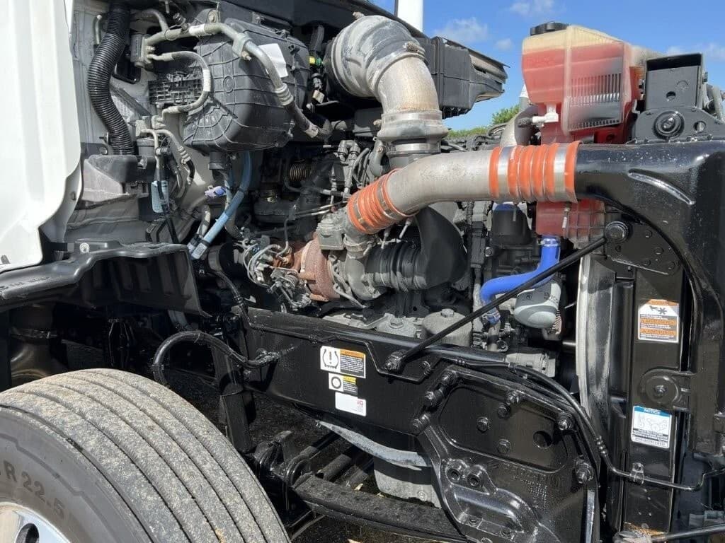 2021 Peterbilt 579 in Greensboro, NC — photo 10