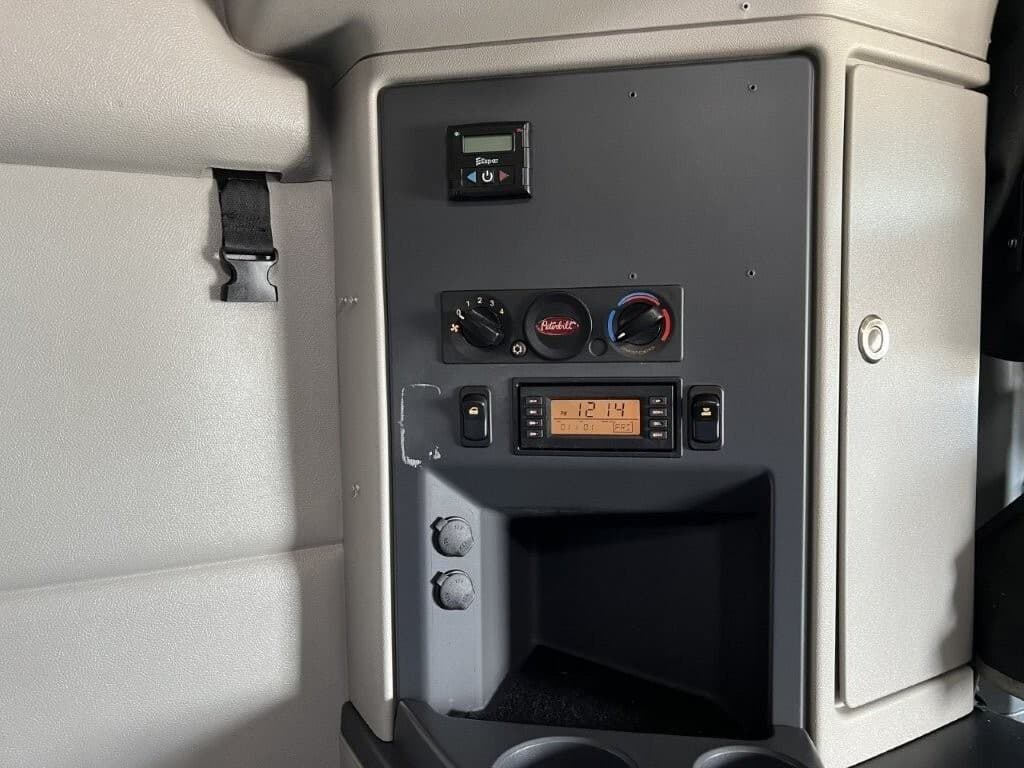 2021 Peterbilt 579 in Greensboro, NC — photo 13