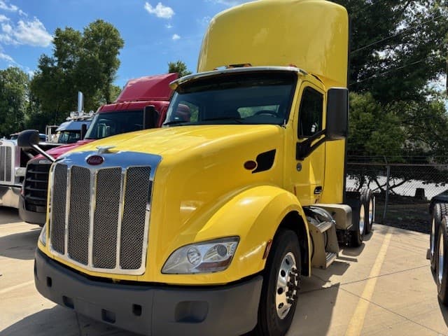 2021 Peterbilt 579 in Greensboro, NC — photo 2