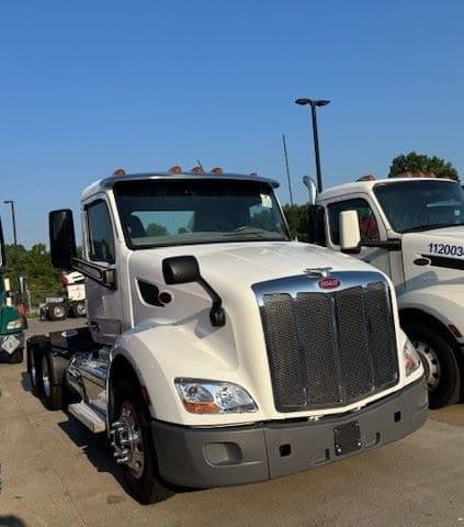 2021 Peterbilt 579 in Dunn, NC — photo 2