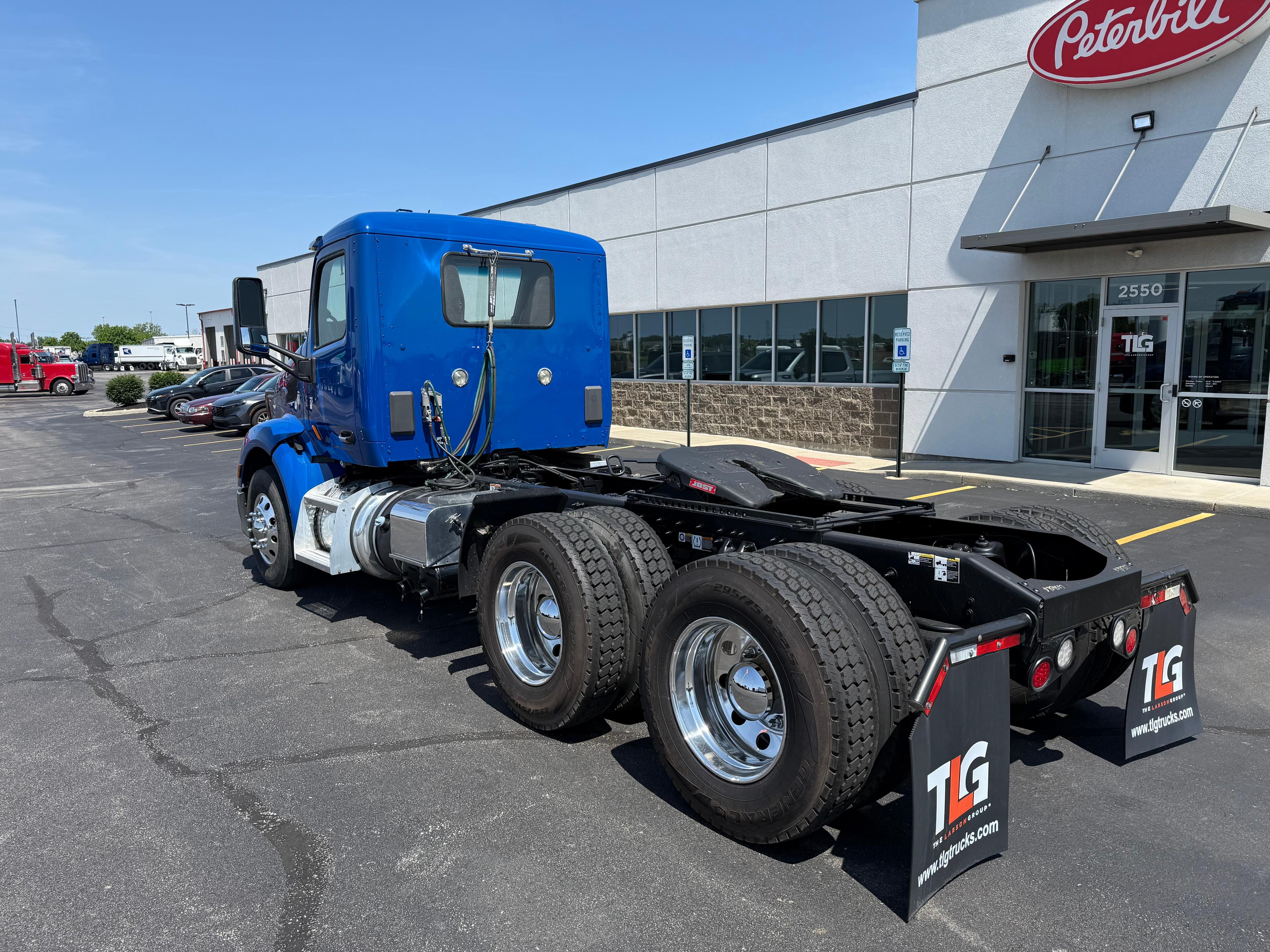 2021 Peterbilt 579 in Springfield, MO — photo 3