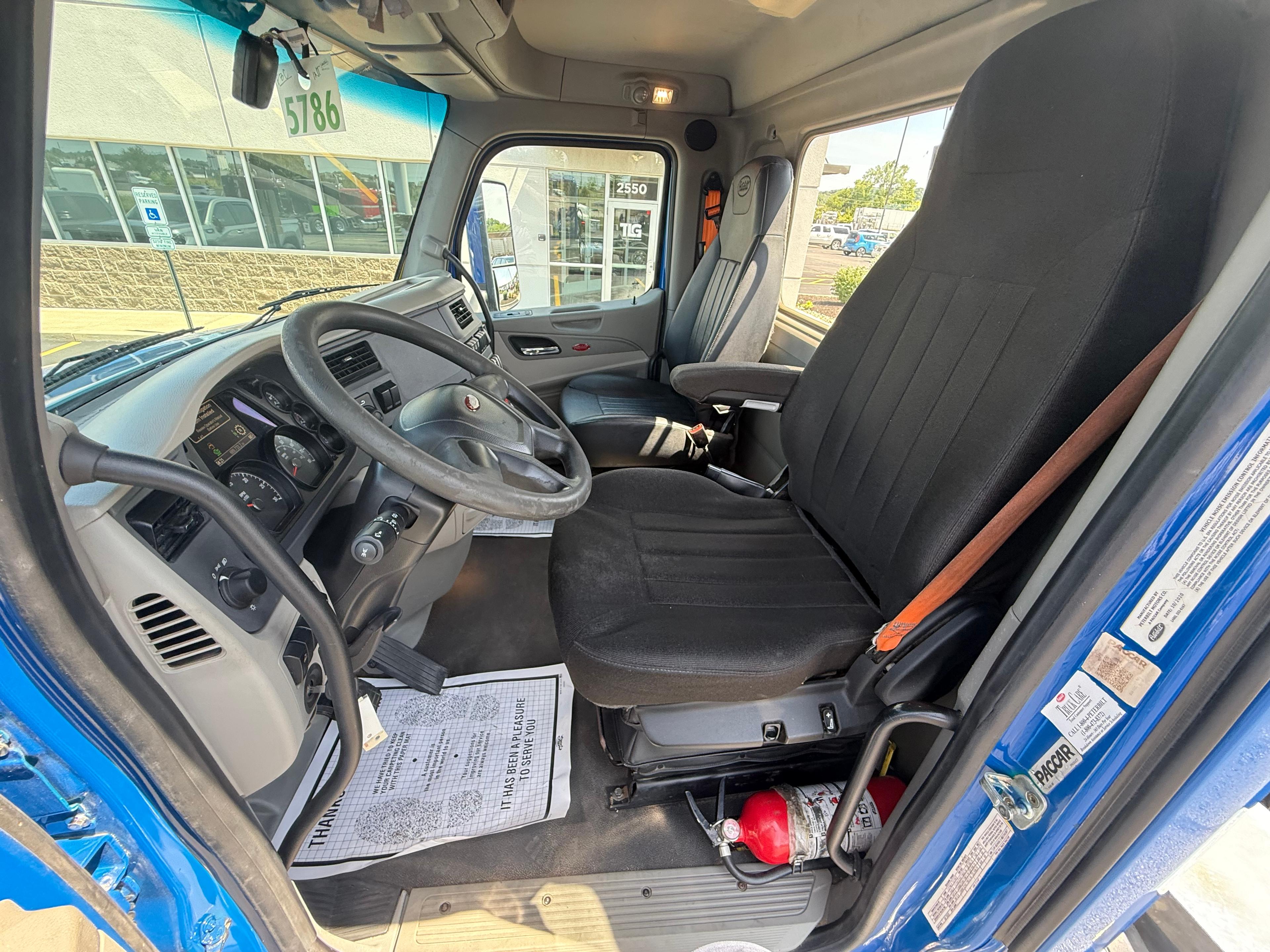 2021 Peterbilt 579 in Springfield, MO — photo 16