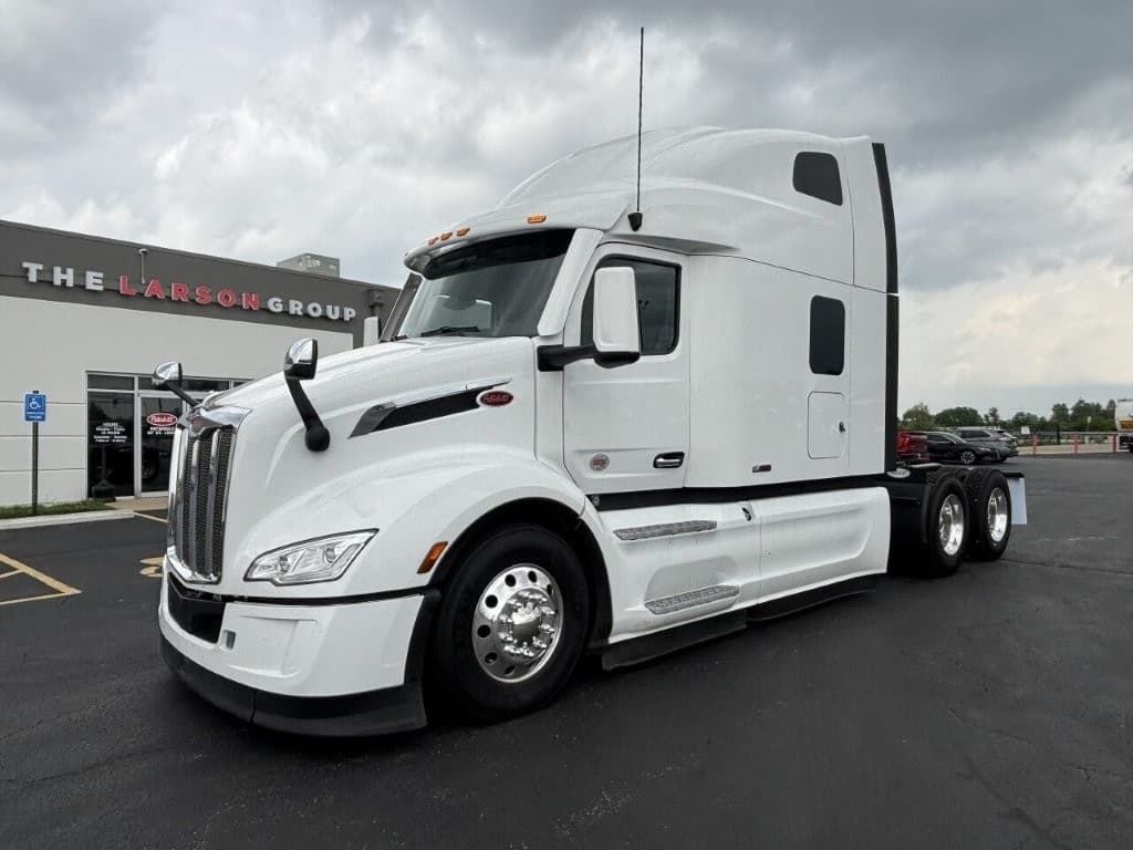 2025 Peterbilt 579