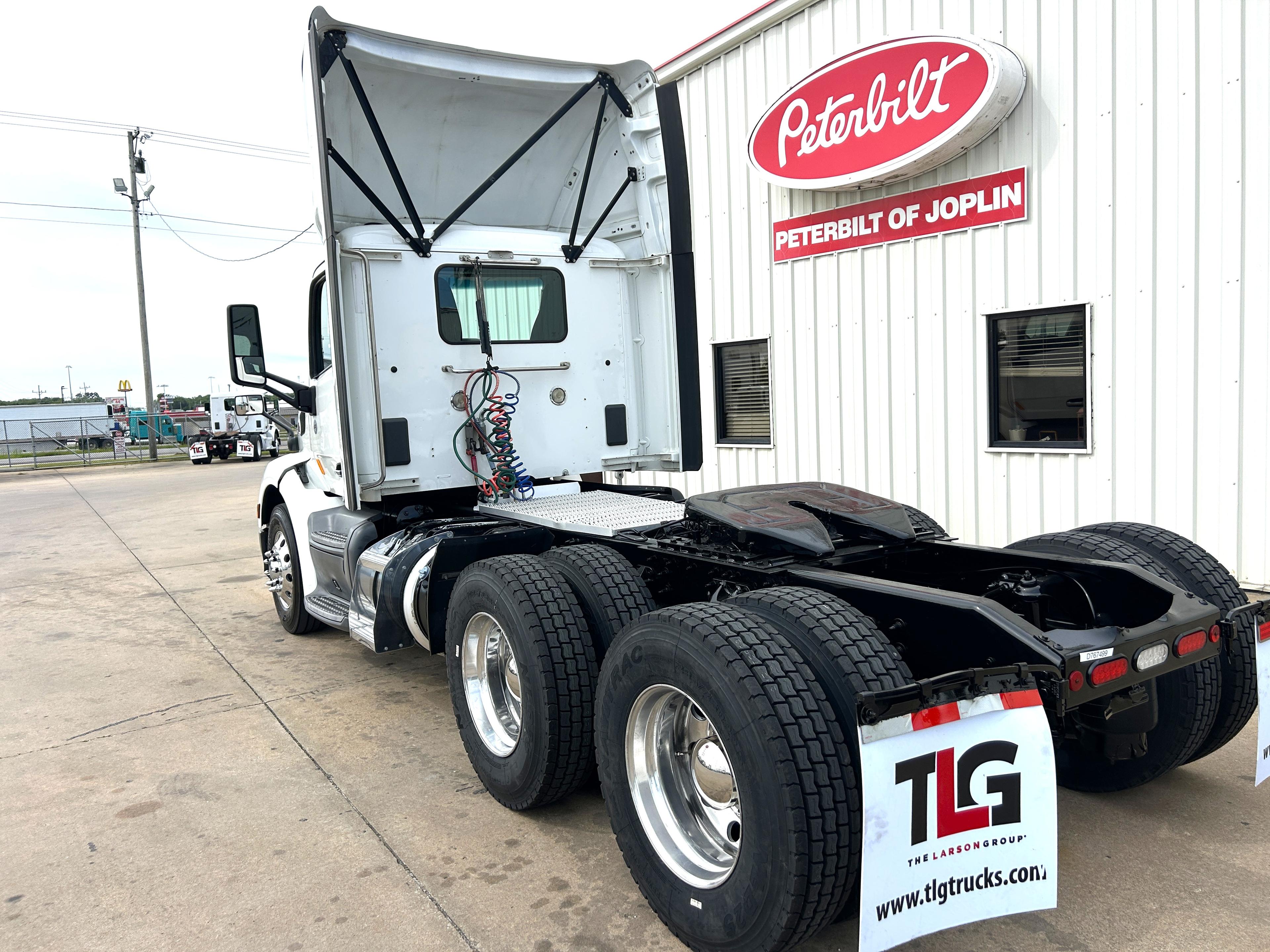 2021 Peterbilt 579 in Joplin, MO — photo 5