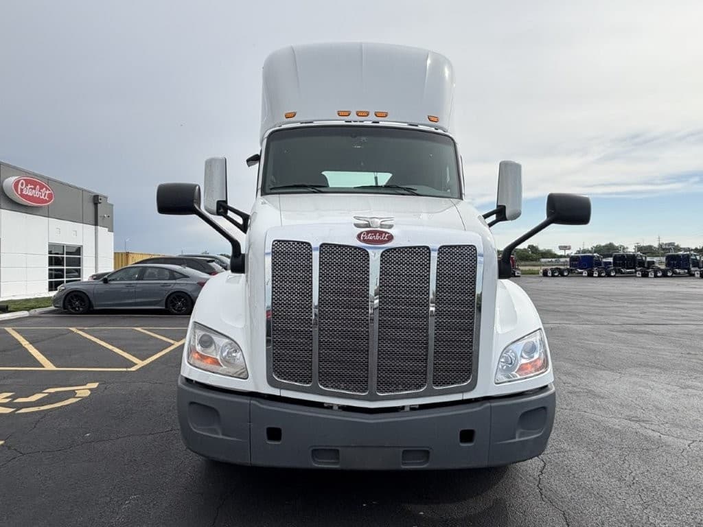 2021 Peterbilt 579 in Springfield, MO — photo 3