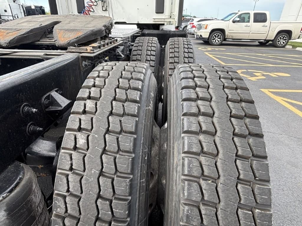 2021 Peterbilt 579 in Springfield, MO — photo 9