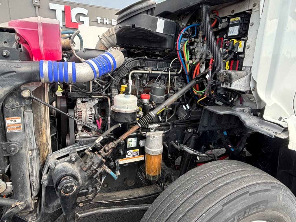 2021 Peterbilt 579 in Springfield, MO — photo 11