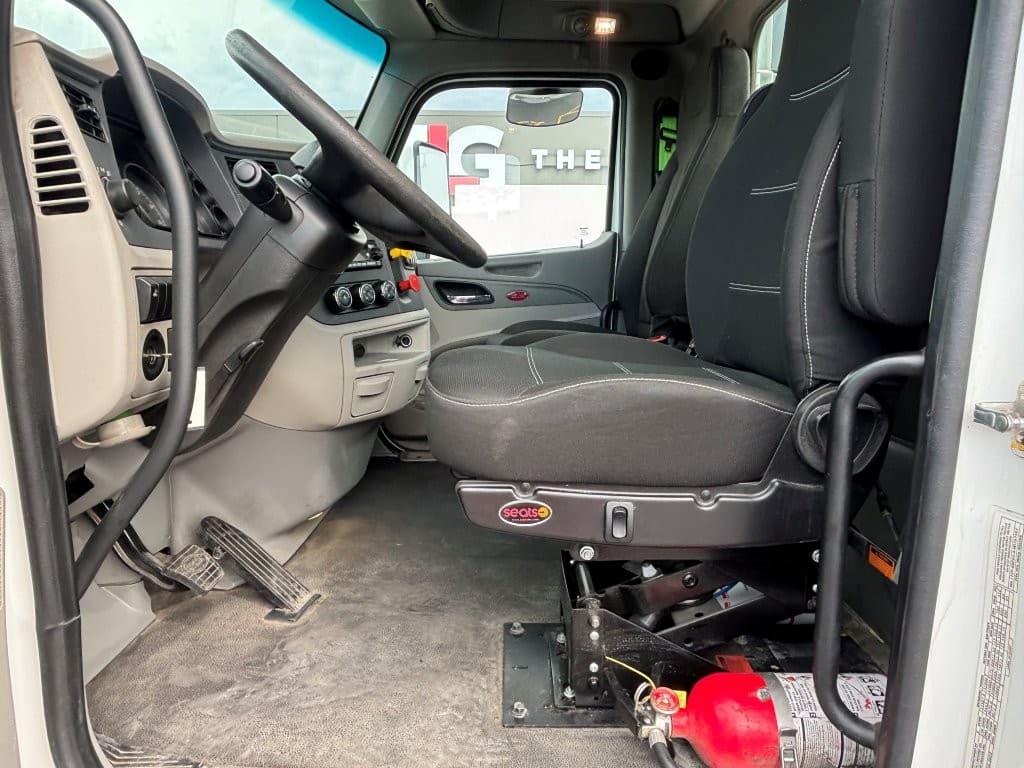 2021 Peterbilt 579 in Springfield, MO — photo 13