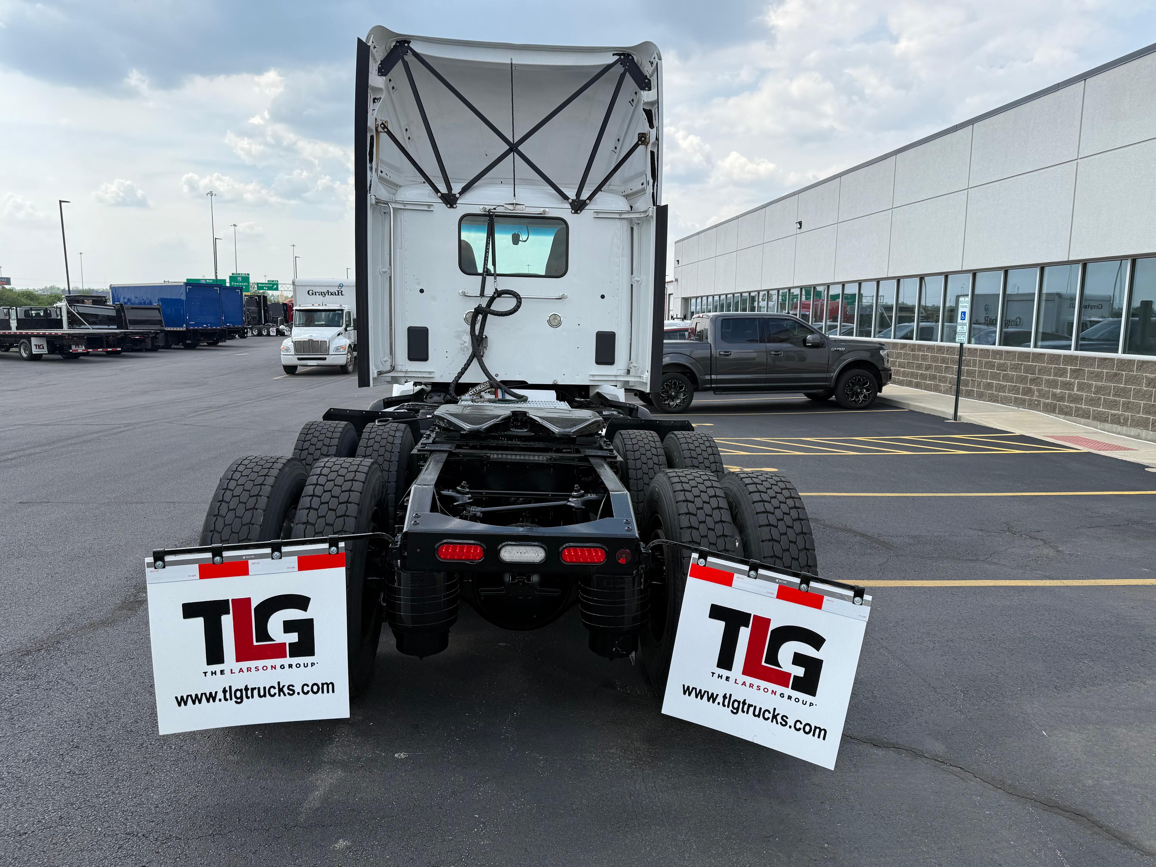 2021 Peterbilt 579 in Cincinnati, OH — photo 4