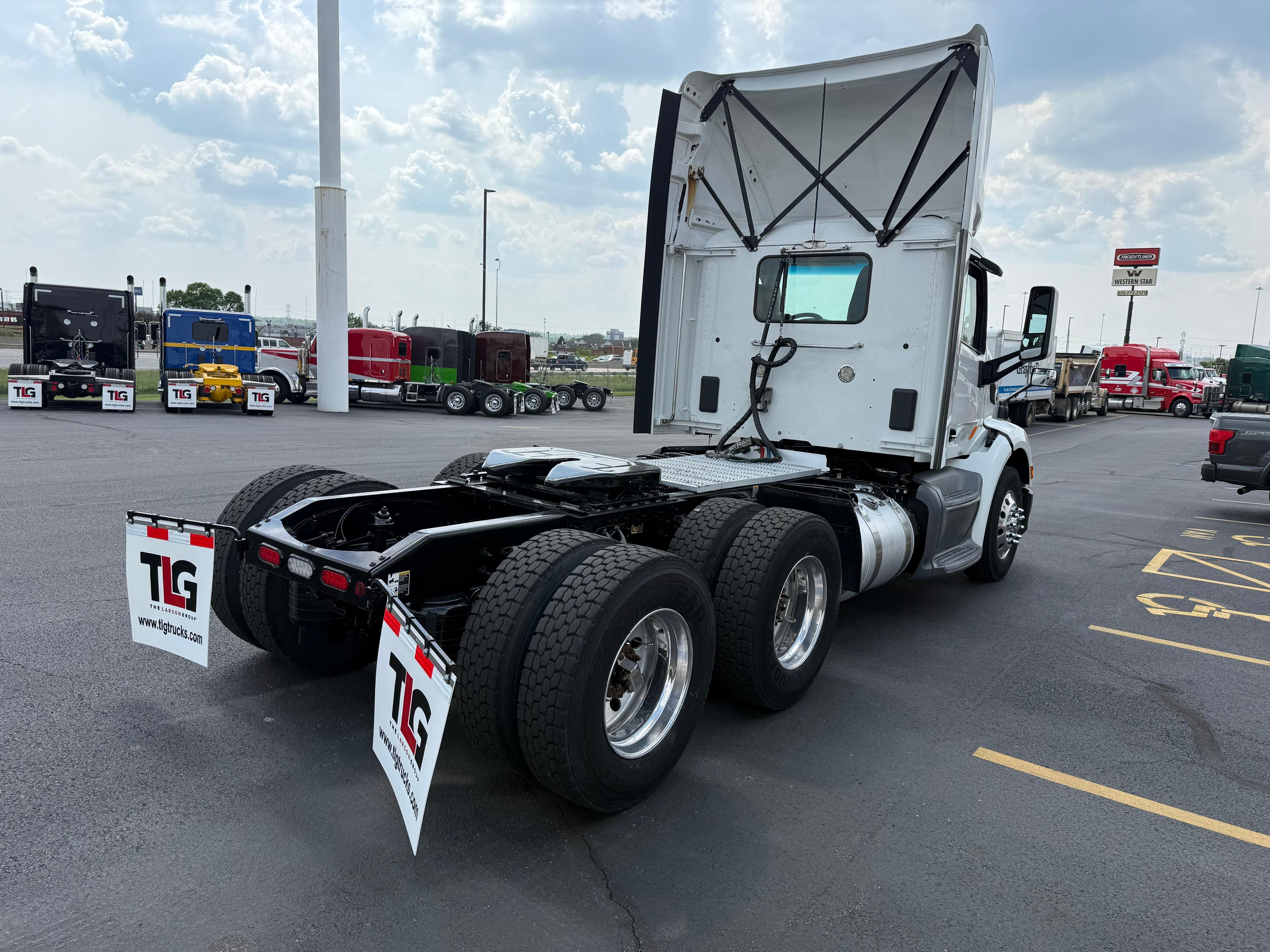 2021 Peterbilt 579 in Cincinnati, OH — photo 5