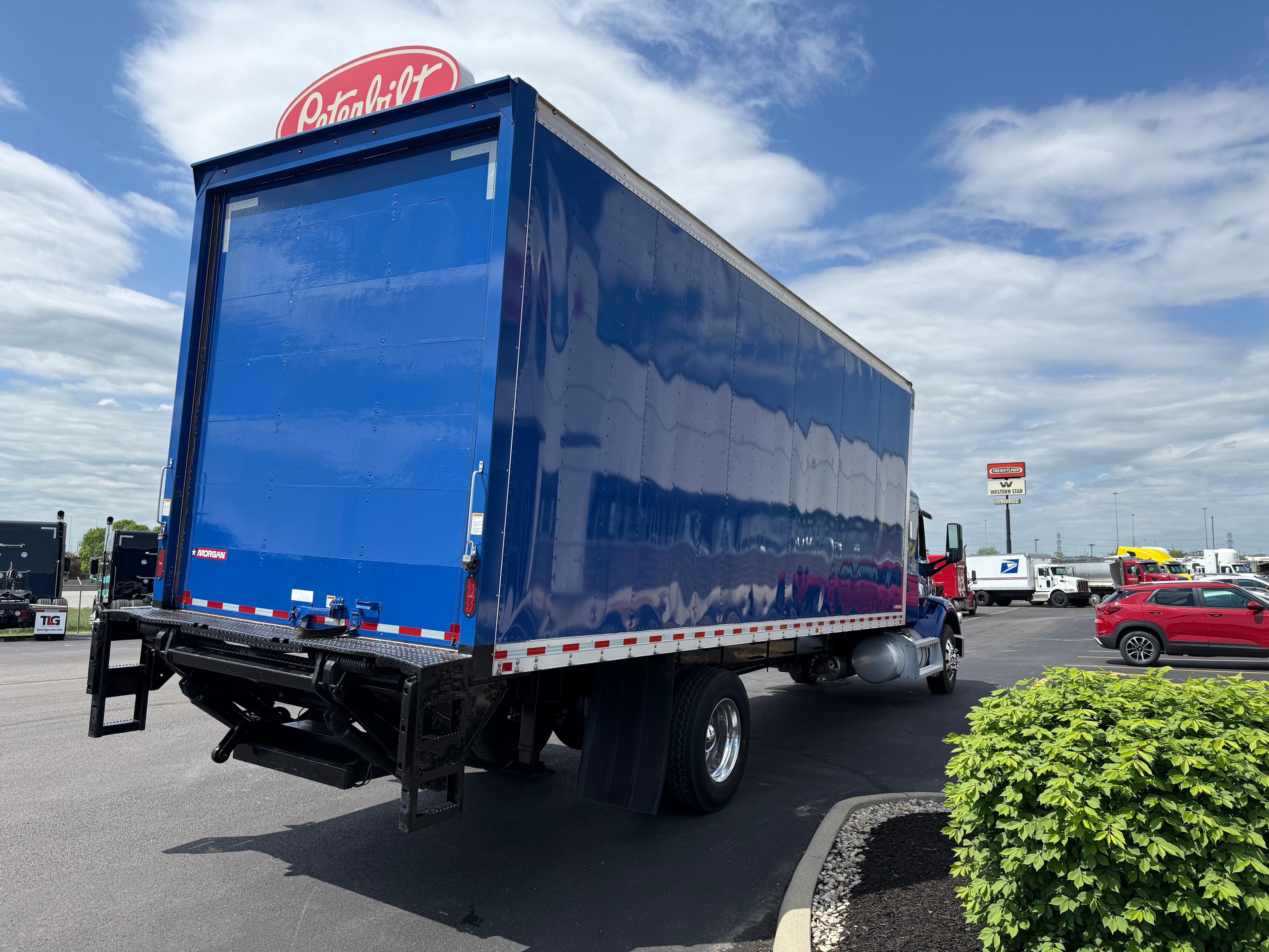 2021 Peterbilt 567 in Cincinnati, OH — photo 5