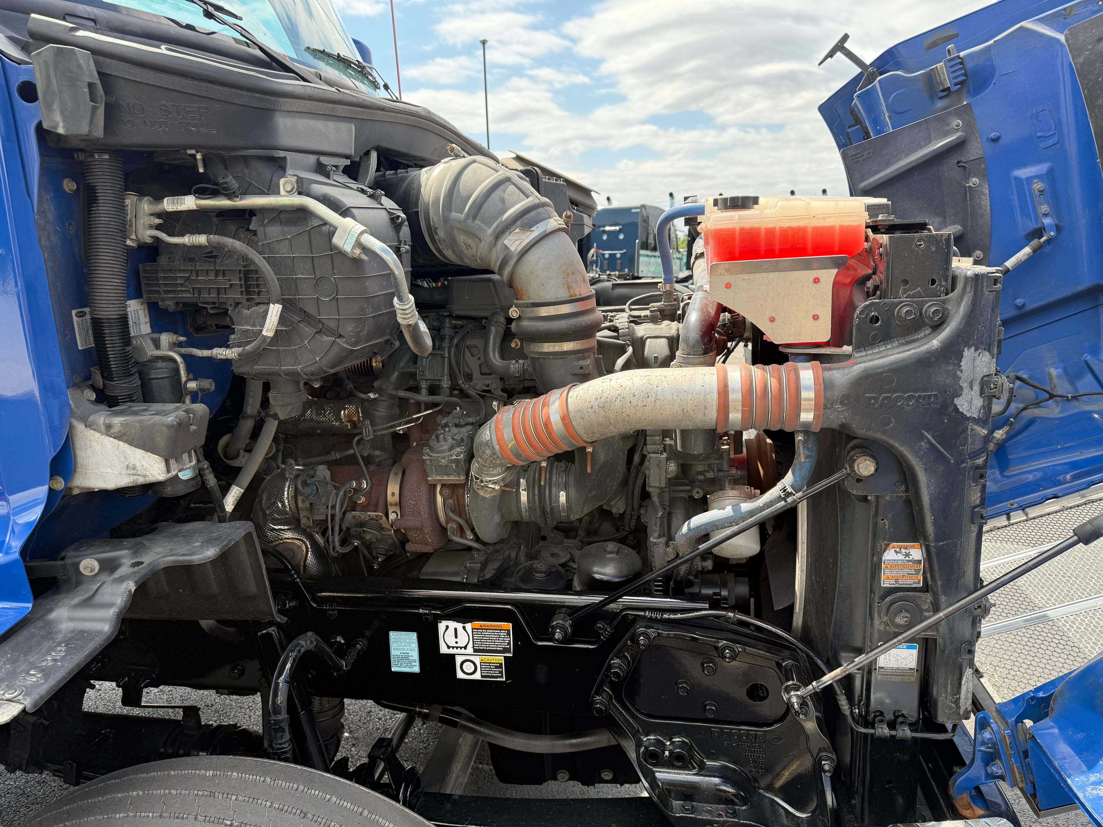 2021 Peterbilt 567 in Cincinnati, OH — photo 10