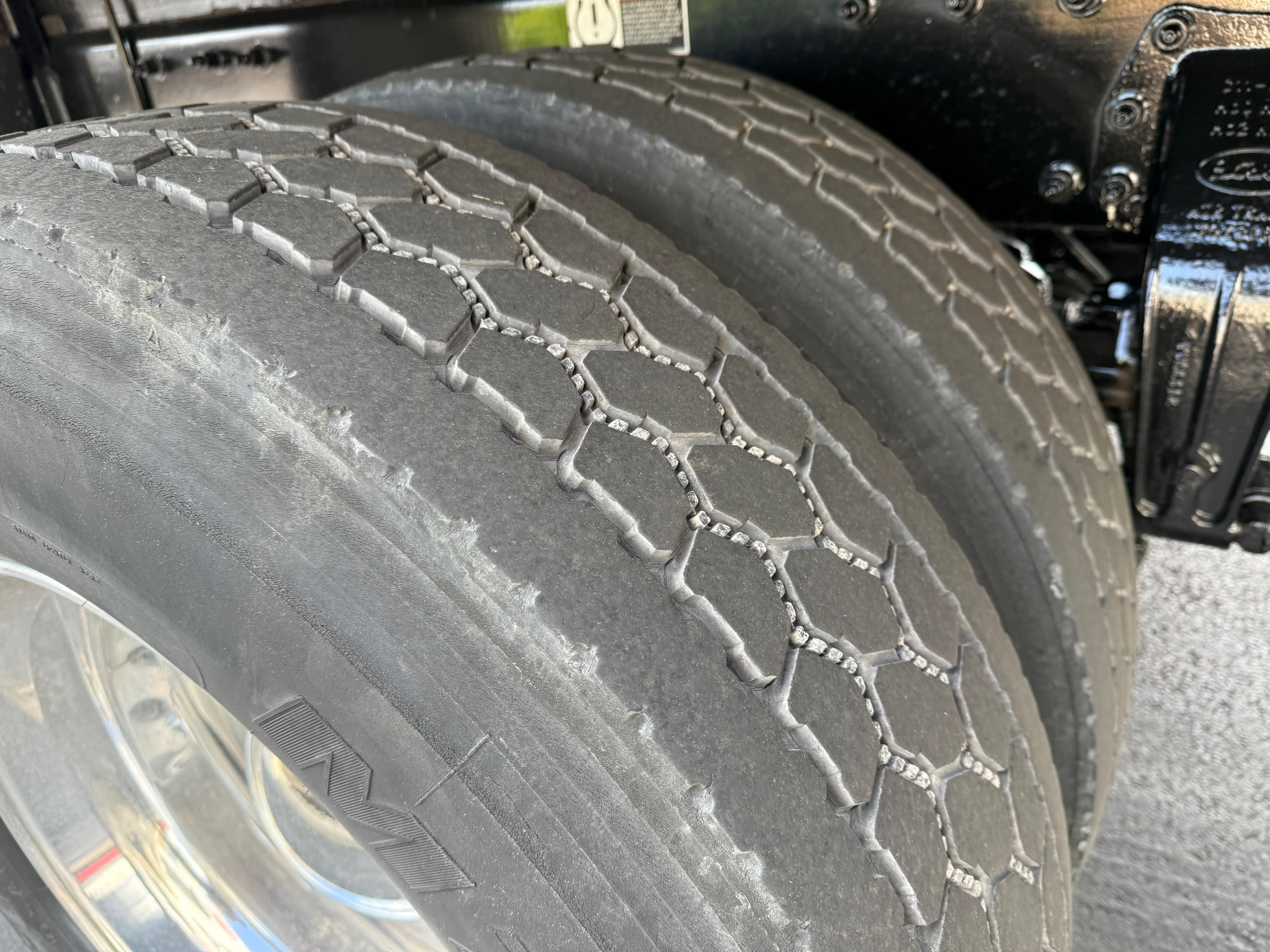 2021 Peterbilt 567 in Cincinnati, OH — photo 12