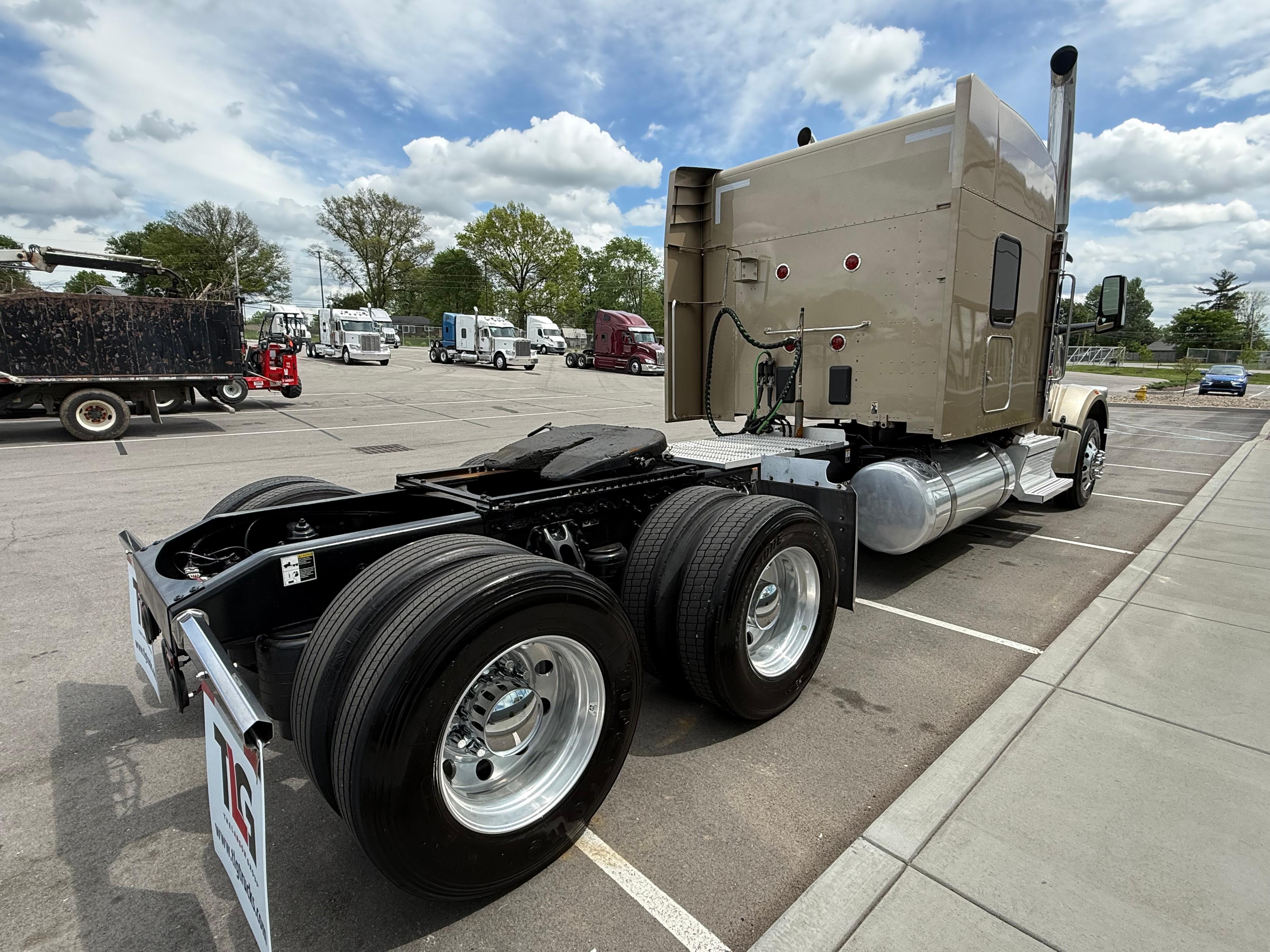 2023 Peterbilt 567 in Louisville, KY — photo 4
