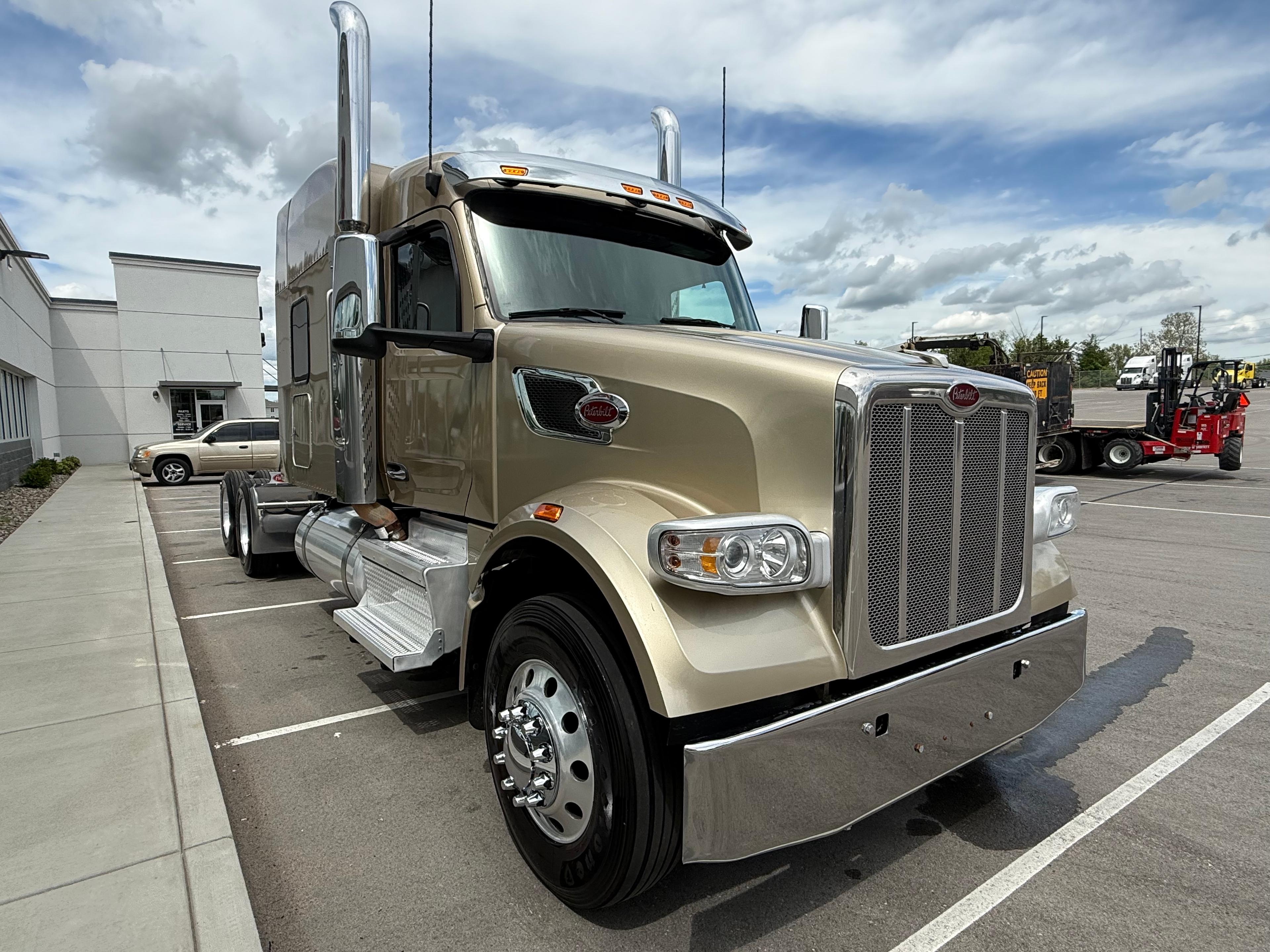 2023 Peterbilt 567 in Louisville, KY — photo 5