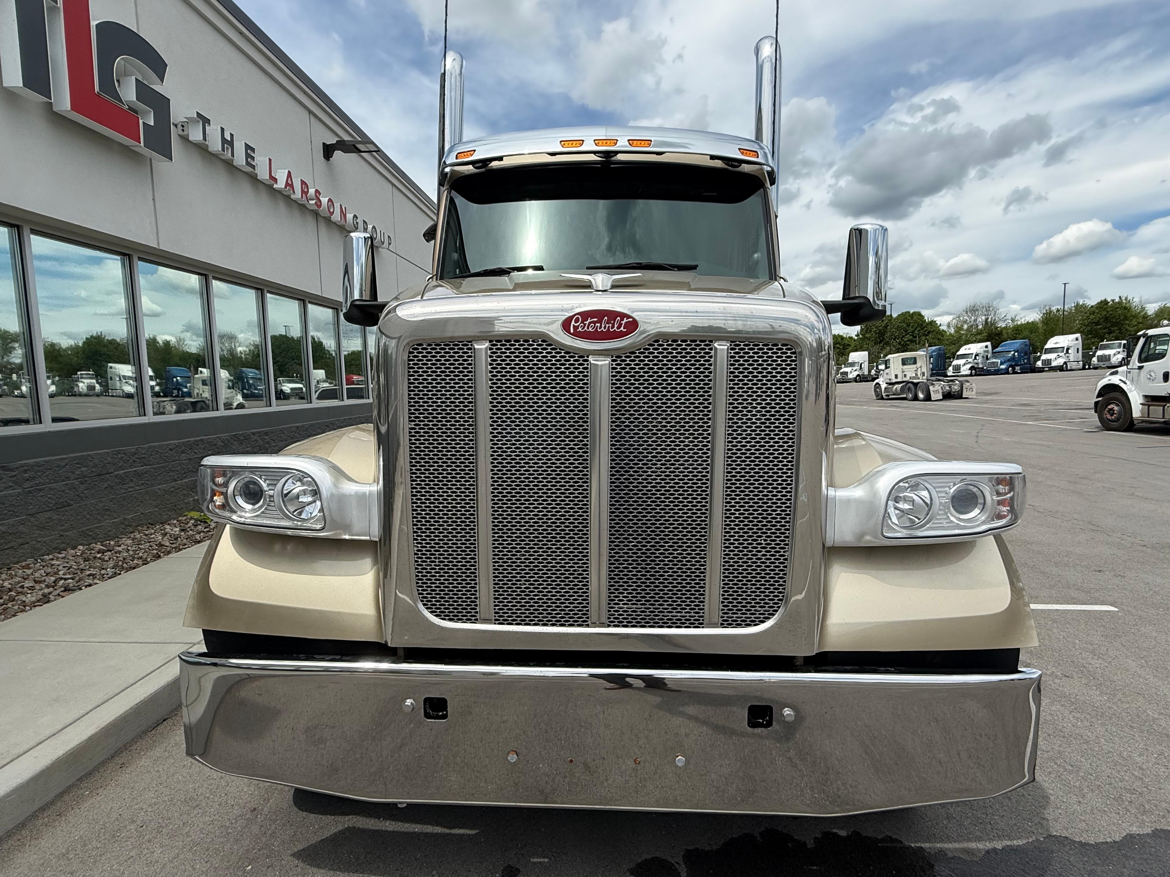 2023 Peterbilt 567 in Louisville, KY — photo 6
