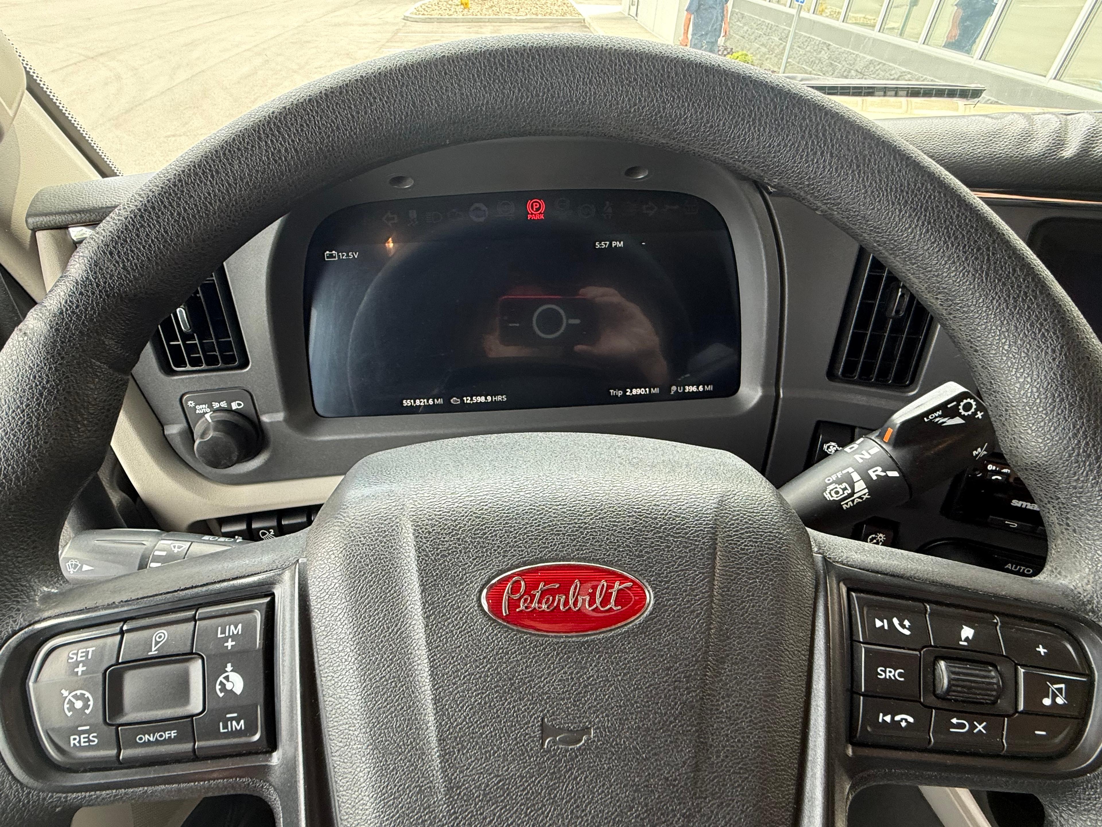 2023 Peterbilt 567 in Louisville, KY — photo 9
