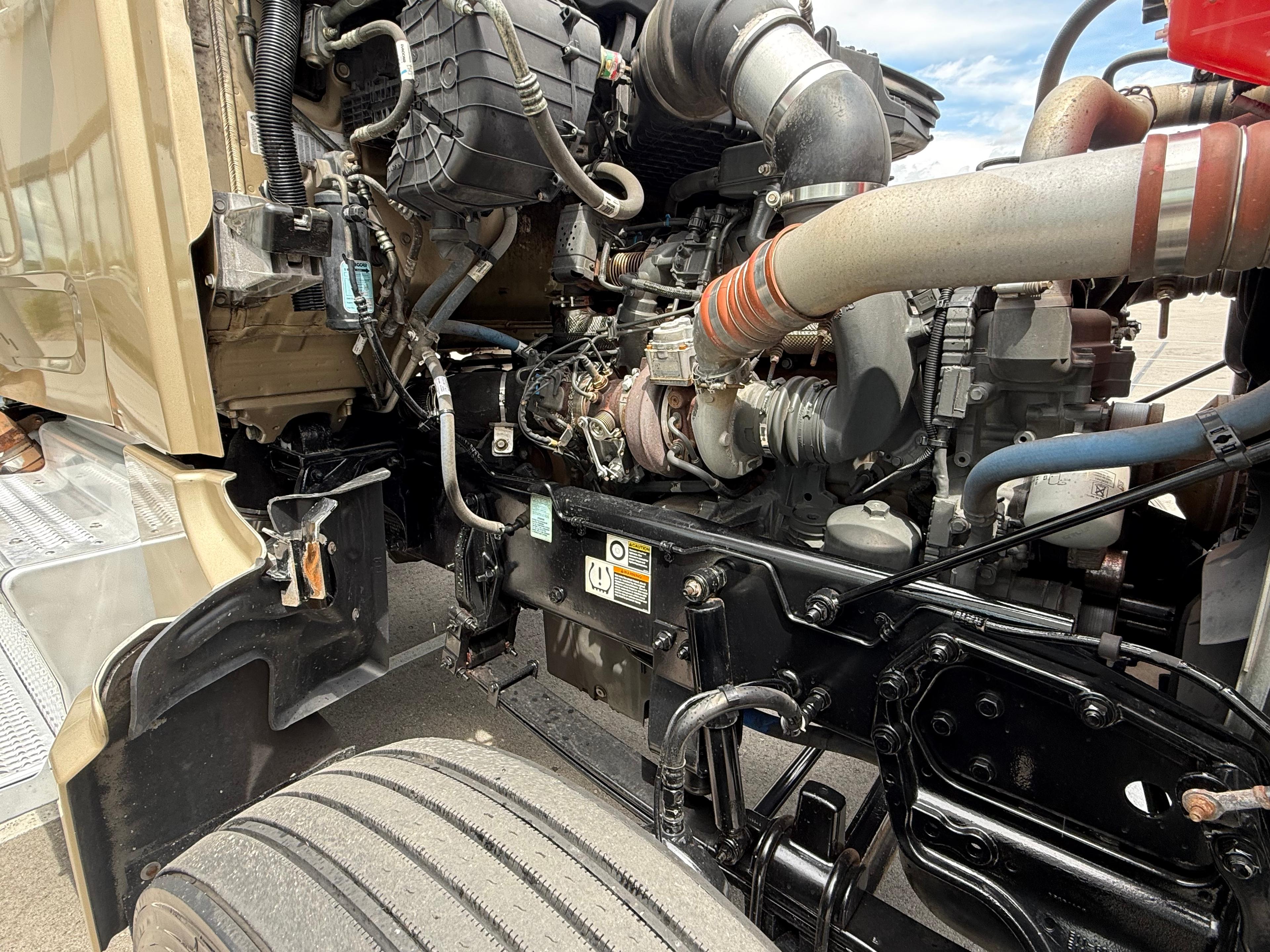 2023 Peterbilt 567 in Louisville, KY — photo 15