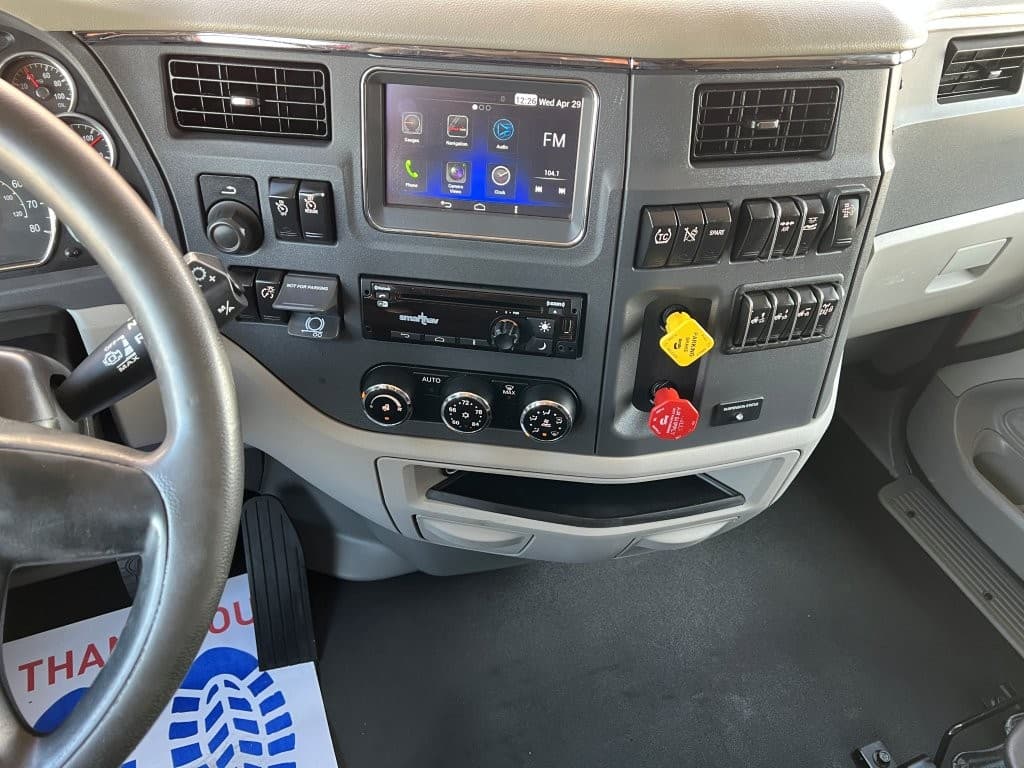 2022 Peterbilt 579 in Springfield, MO — photo 14