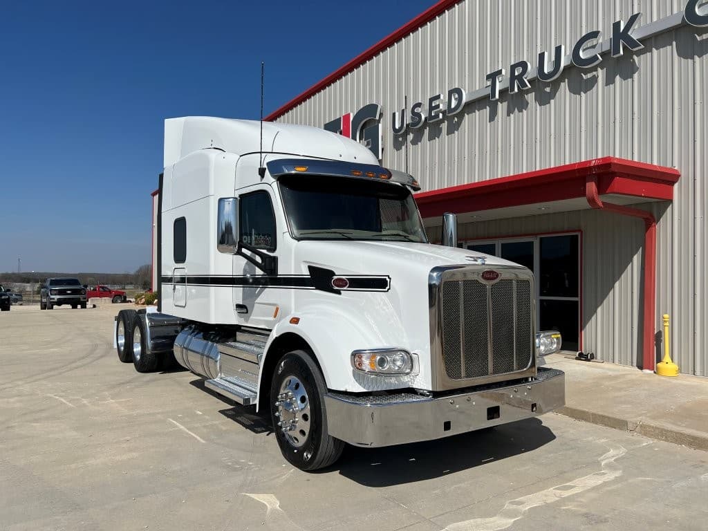 2022 Peterbilt 567 in Springfield, MO — photo 2