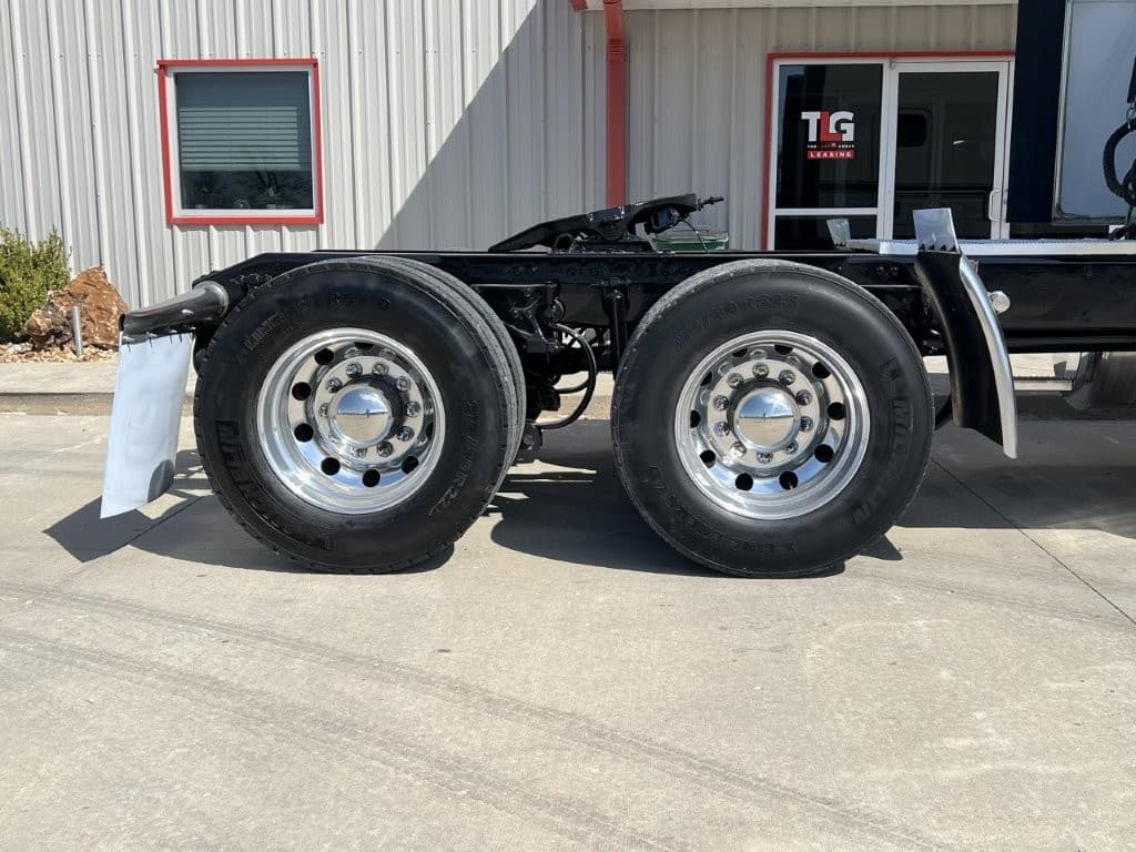 2022 Peterbilt 567 in Springfield, MO — photo 9