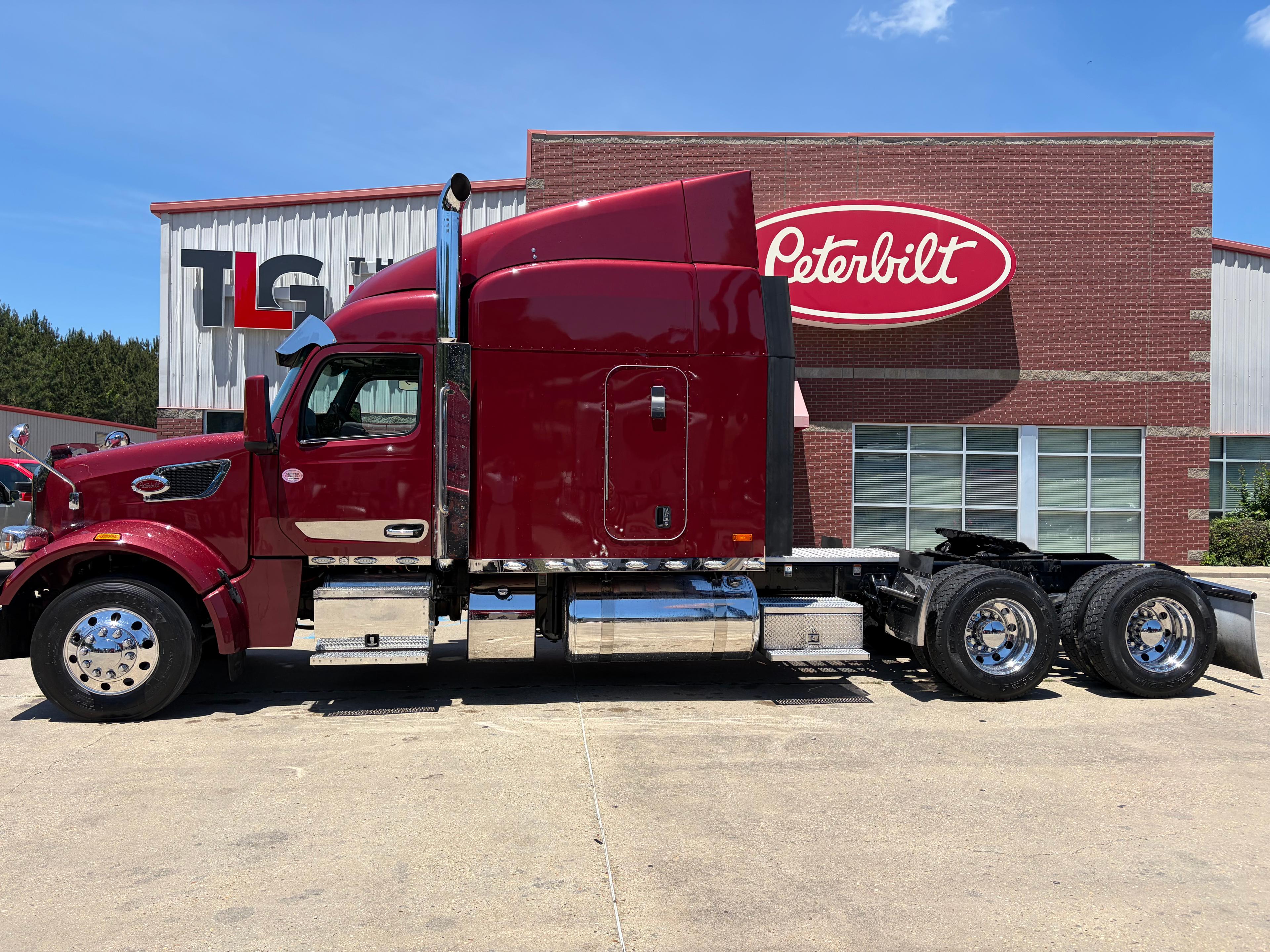 2022 Peterbilt 567 in Hattiesburg, MS — photo 2
