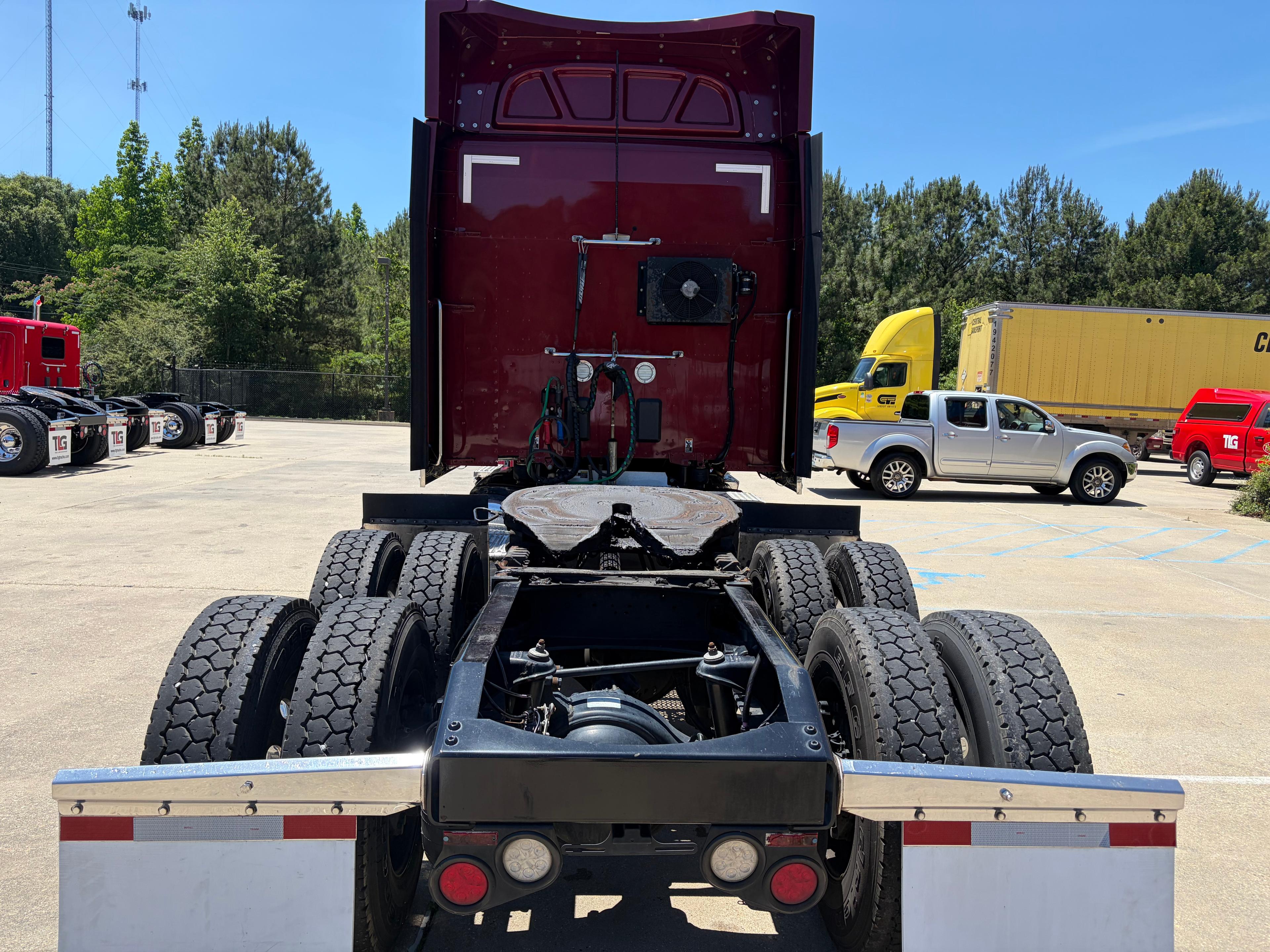 2022 Peterbilt 567 in Hattiesburg, MS — photo 4