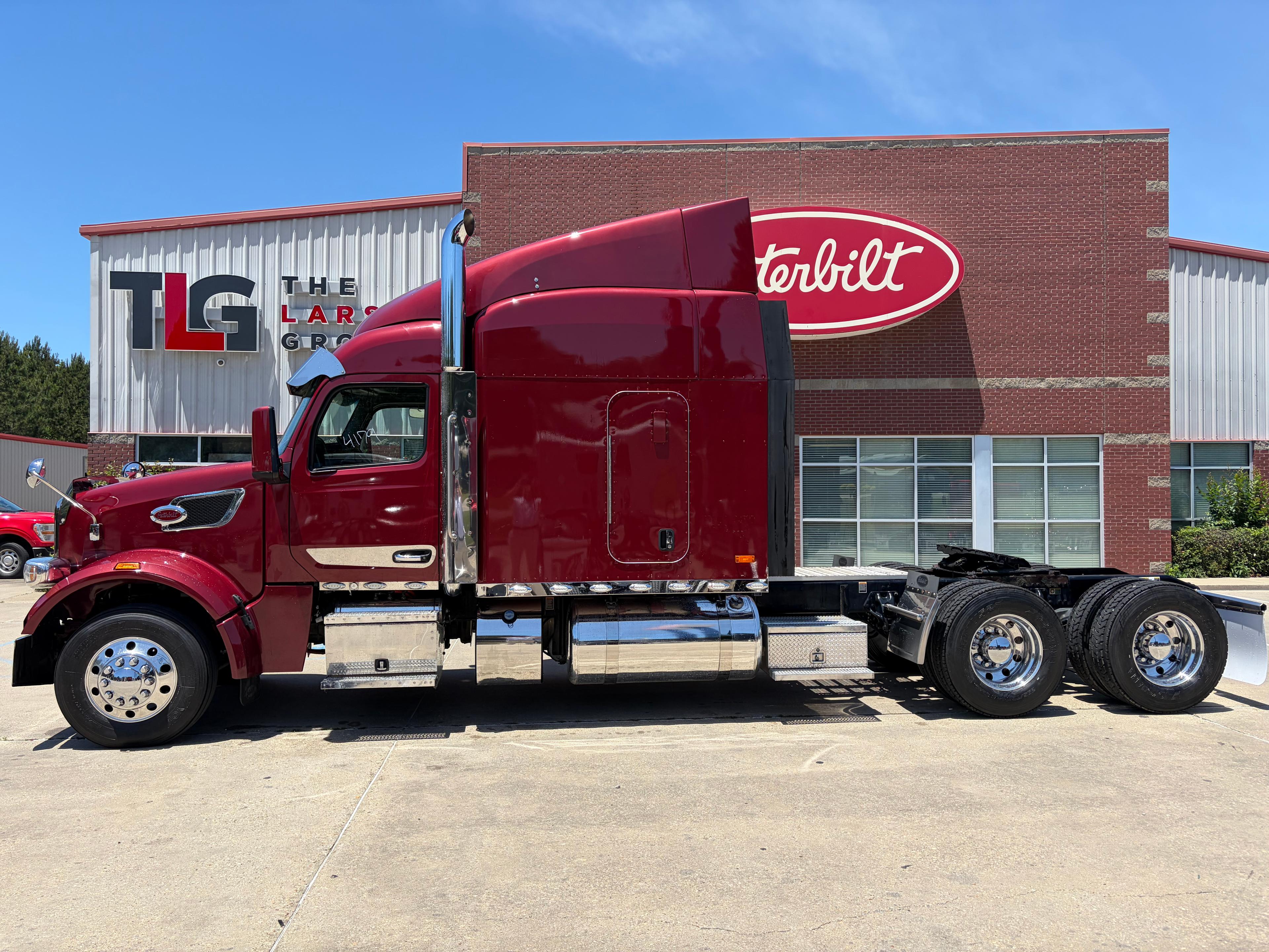 2022 Peterbilt 567 in Hattiesburg, MS — photo 2