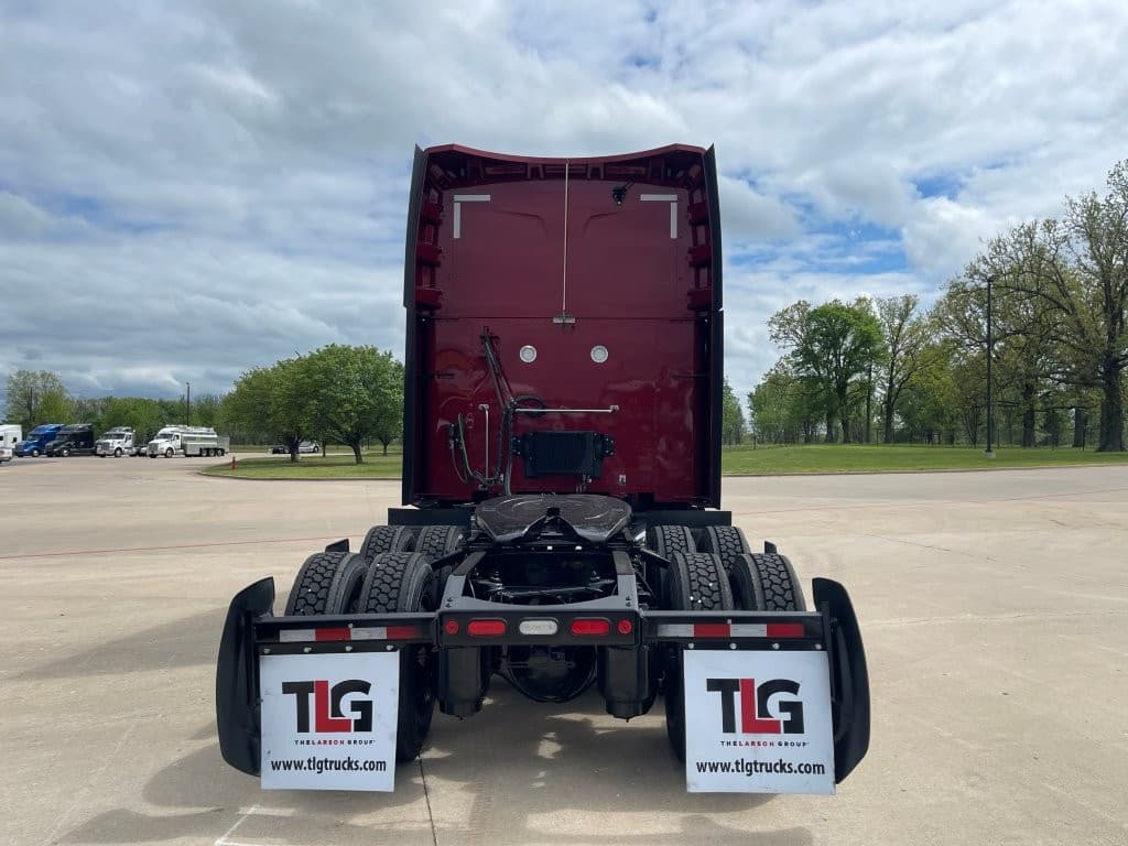 2023 Peterbilt 579 in Springfield, MO — photo 4