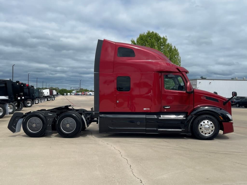 2023 Peterbilt 579 in Springfield, MO — photo 6
