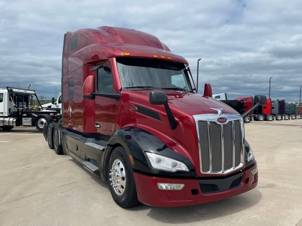 2023 Peterbilt 579 in Springfield, MO — photo 7
