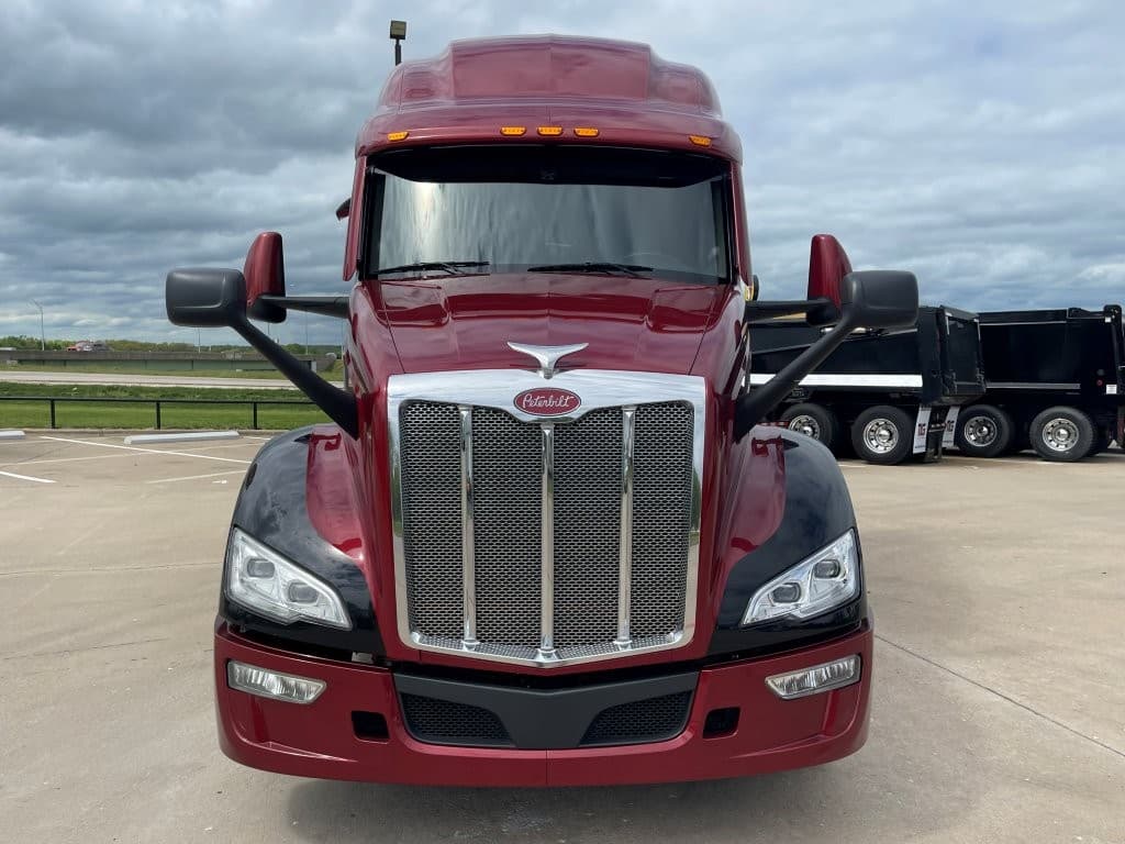 2023 Peterbilt 579 in Springfield, MO — photo 8