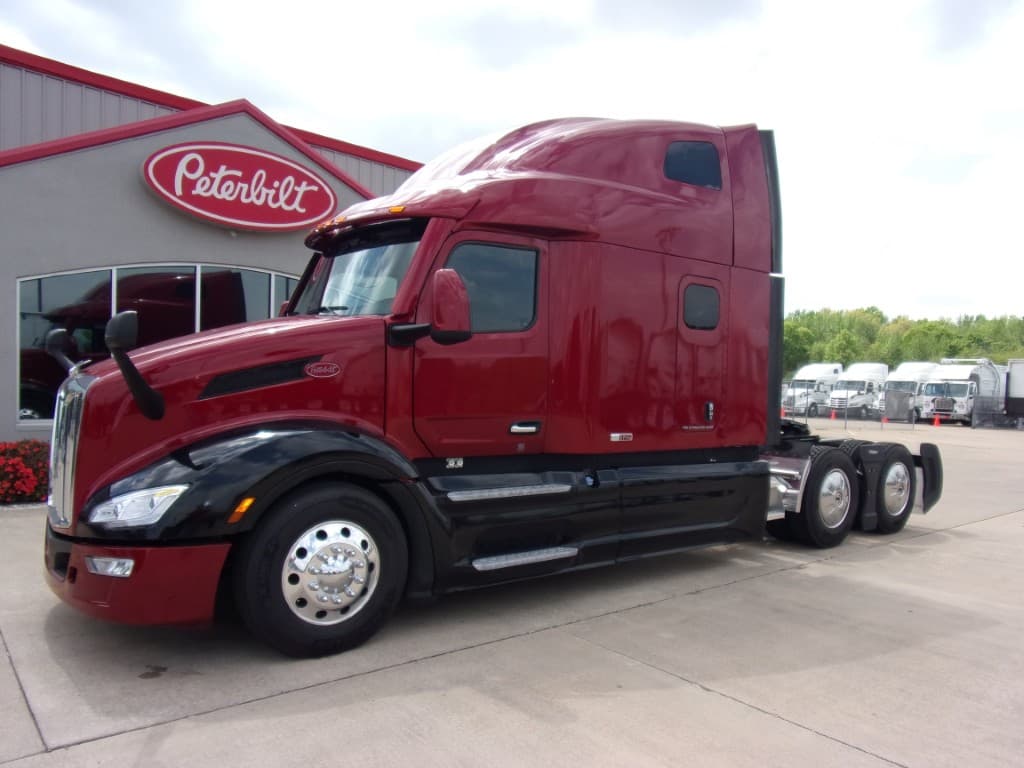 2023 Peterbilt 579