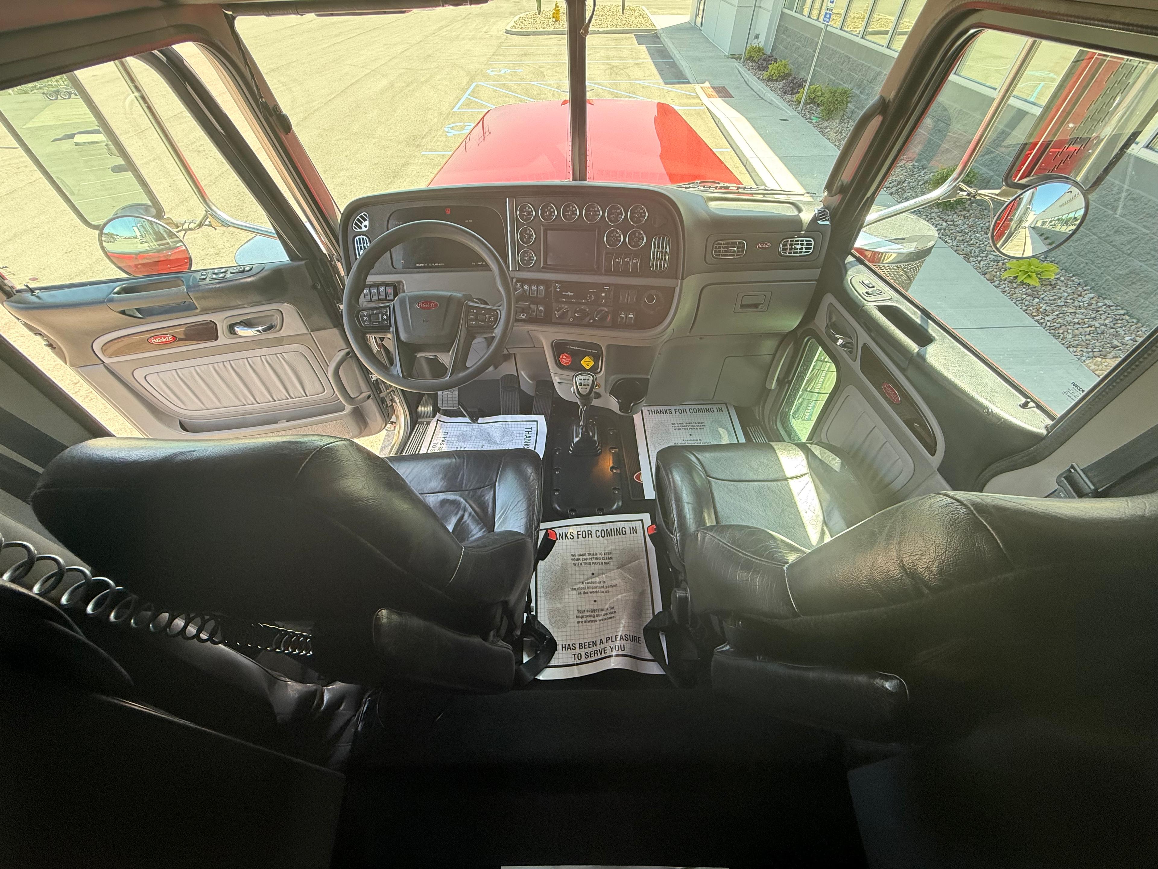 2023 Peterbilt 389 in Louisville, KY — photo 13