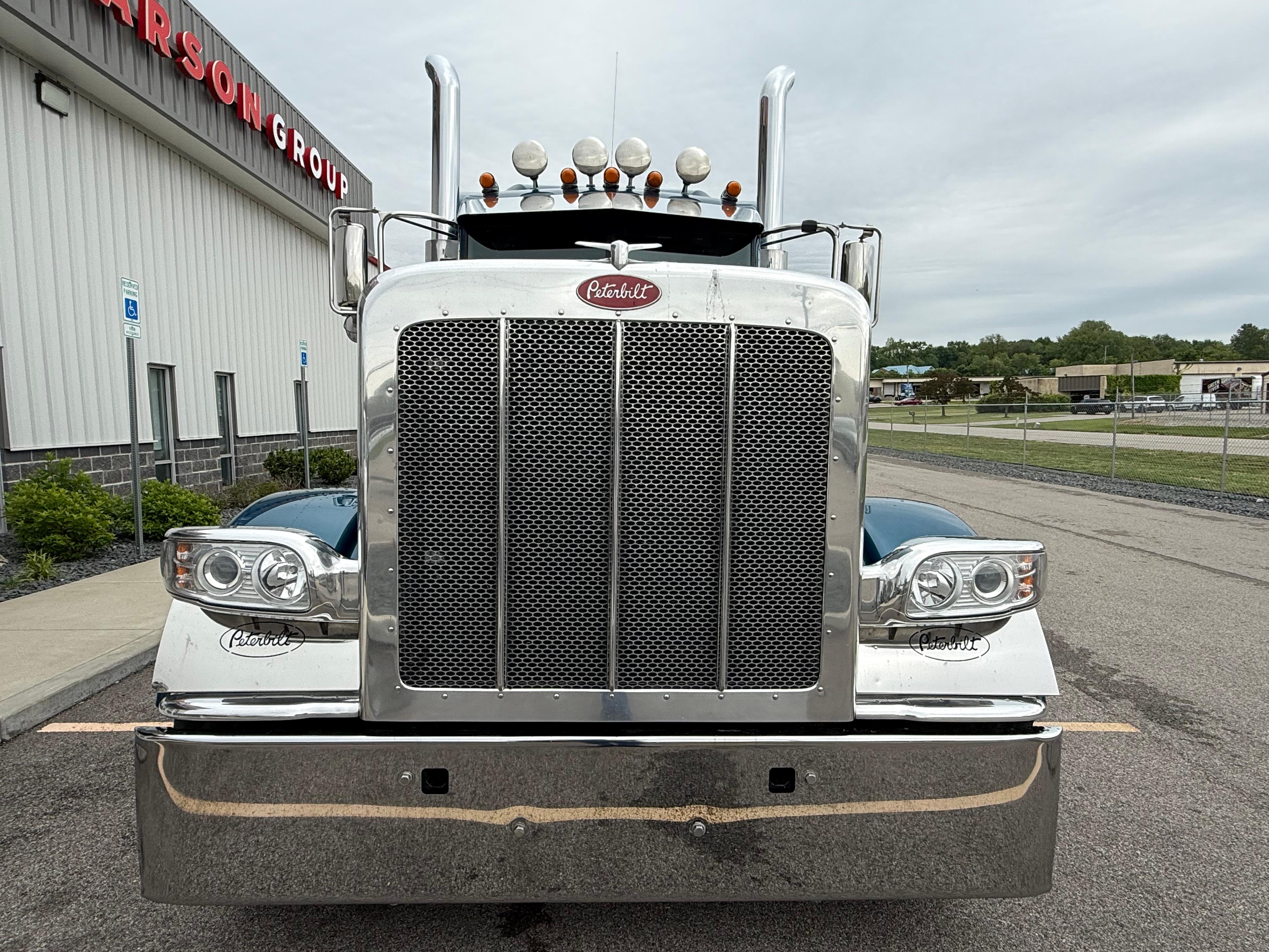 2023 Peterbilt 389 in Evansville, IN — photo 6