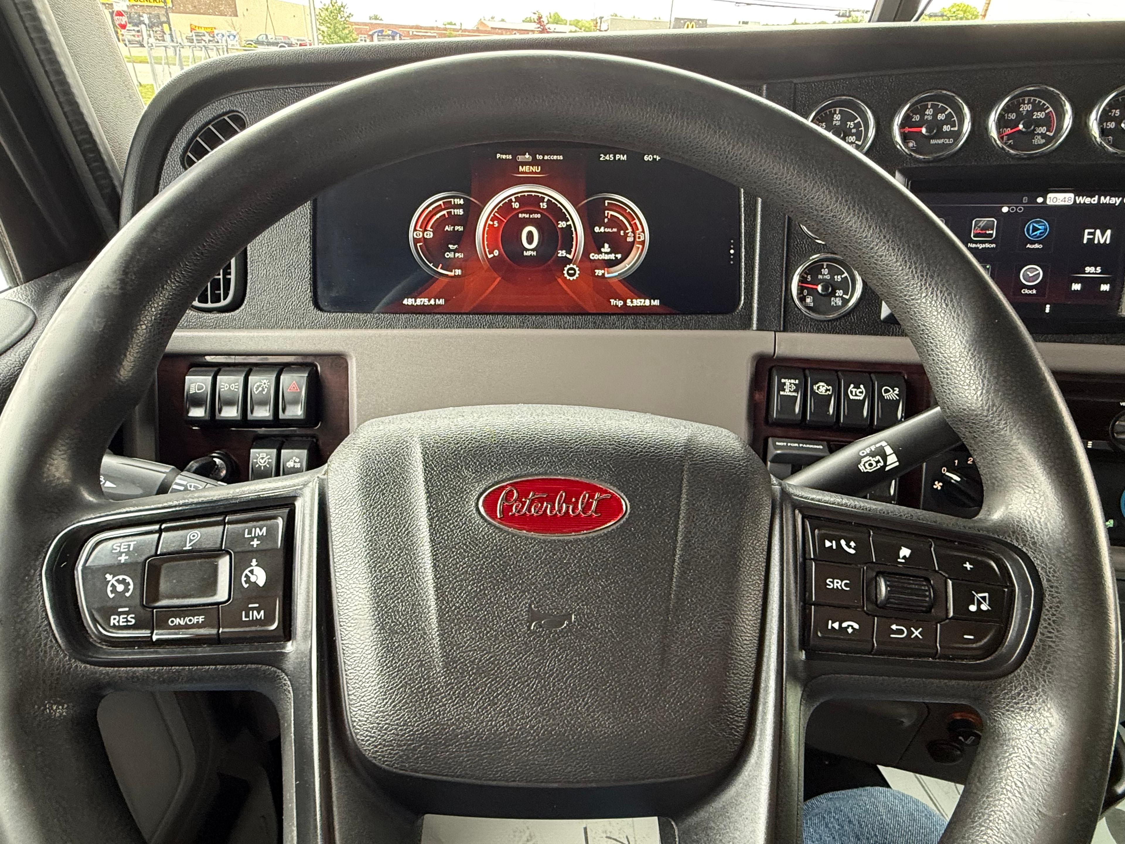 2023 Peterbilt 389 in Evansville, IN — photo 9