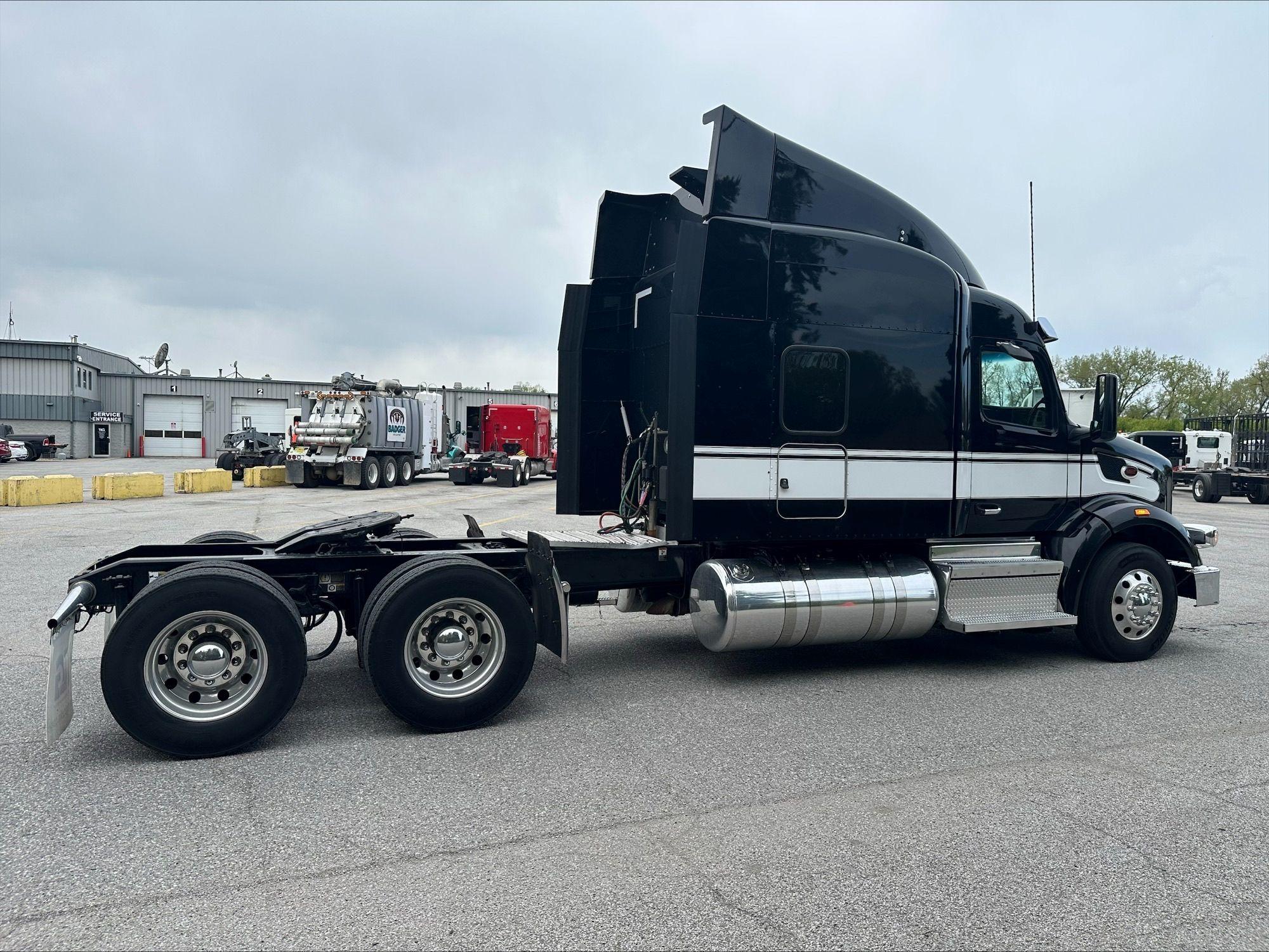 2023 Peterbilt 567 in Portland, OR — photo 3