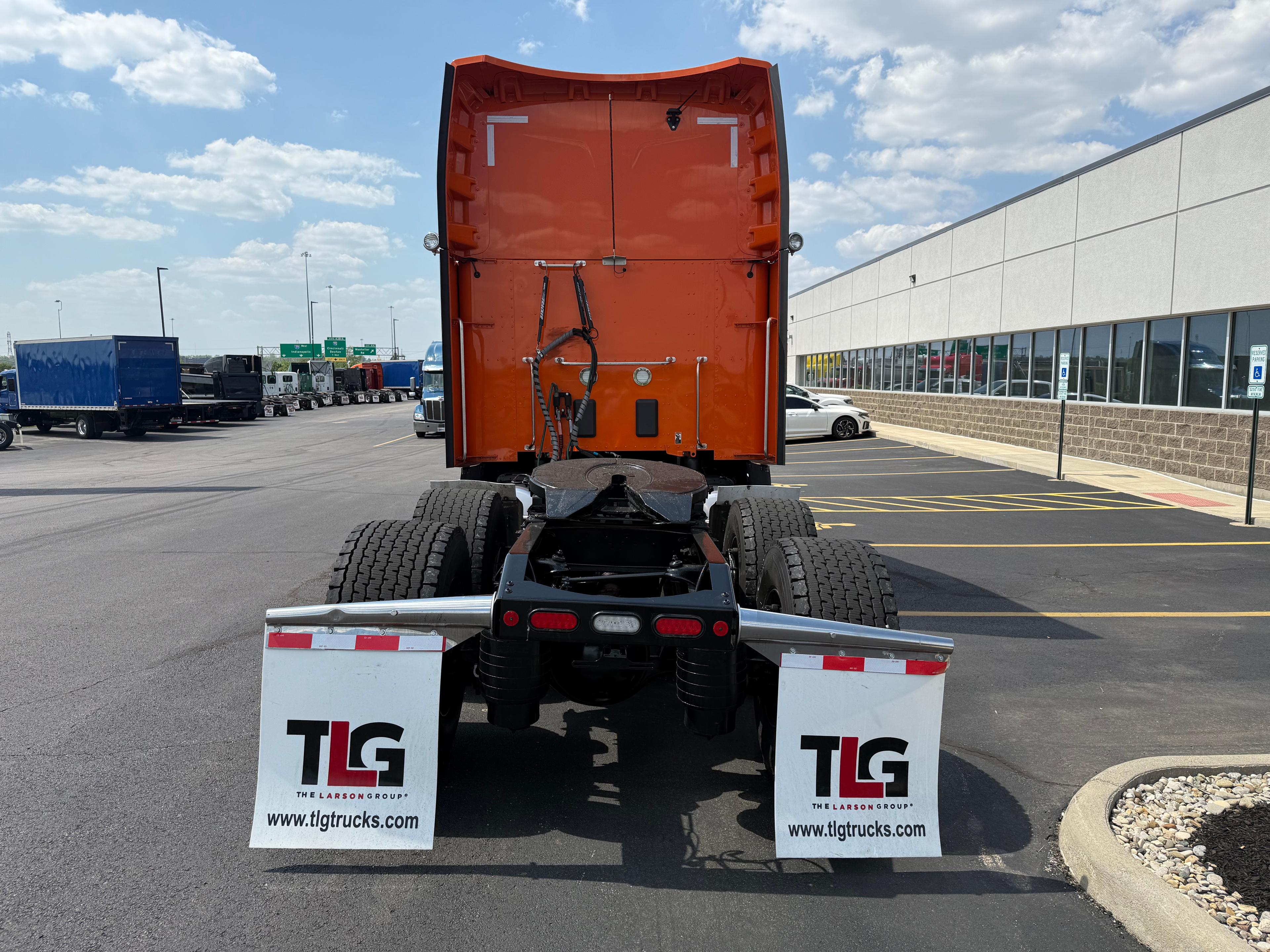 2023 Peterbilt 579 in Cincinnati, OH — photo 4