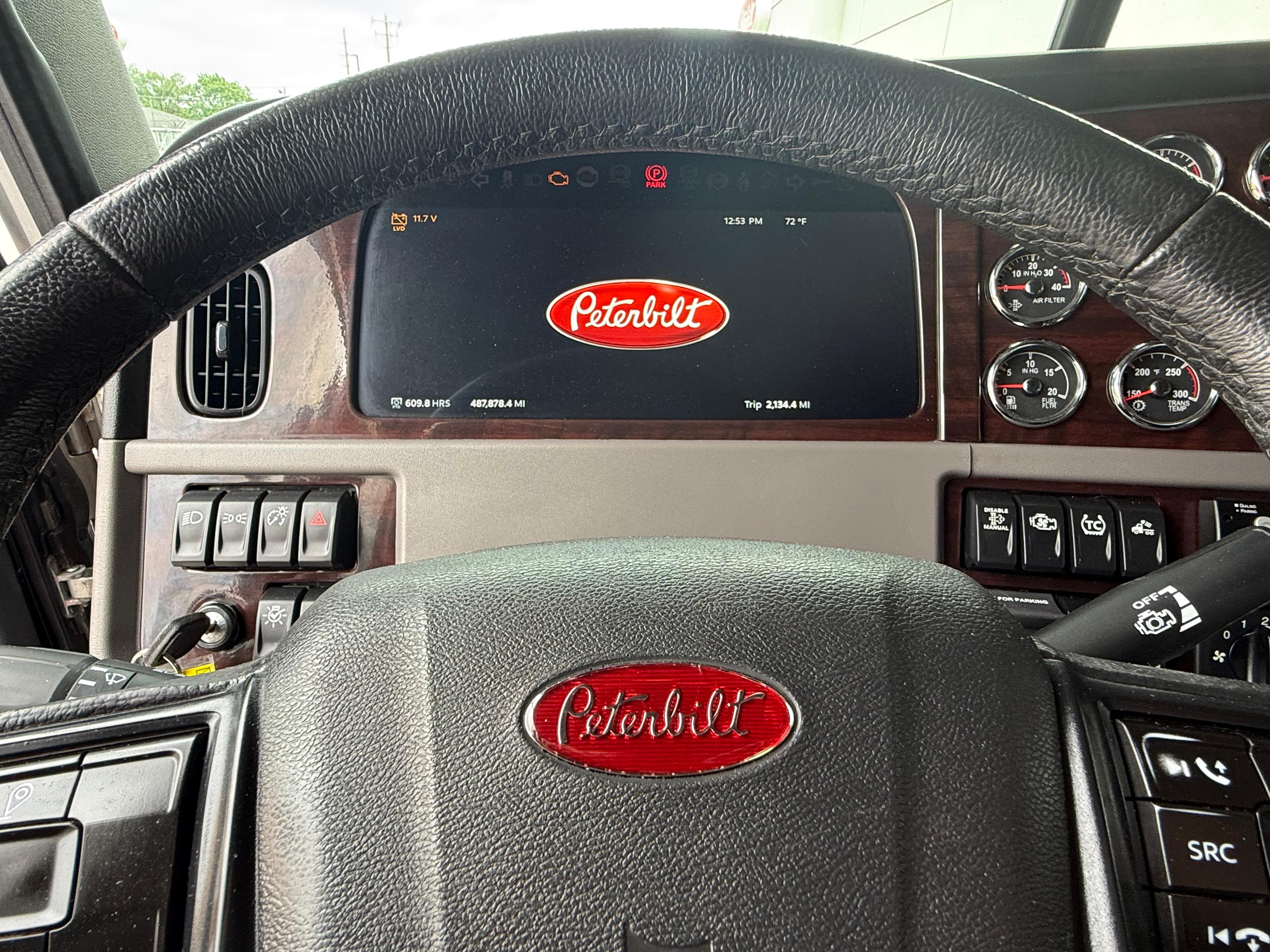 2023 Peterbilt 389 in Louisville, KY — photo 13