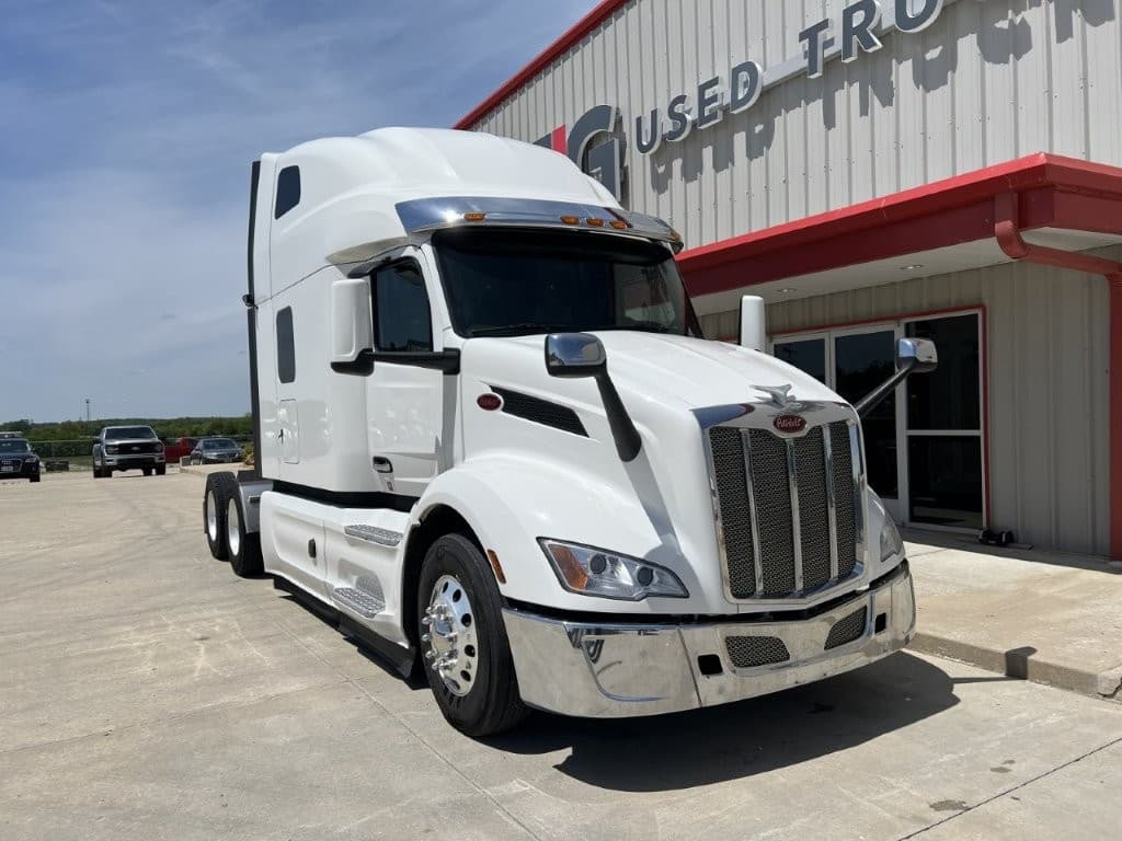 2023 Peterbilt 579 in Springfield, MO — photo 3