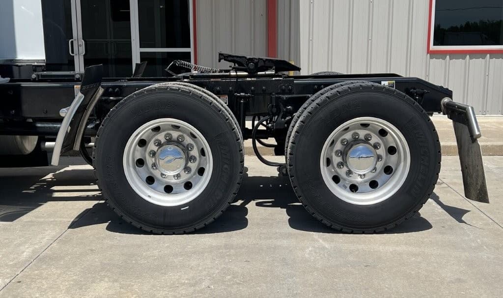2023 Peterbilt 579 in Springfield, MO — photo 6