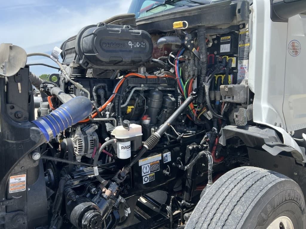 2023 Peterbilt 579 in Springfield, MO — photo 8