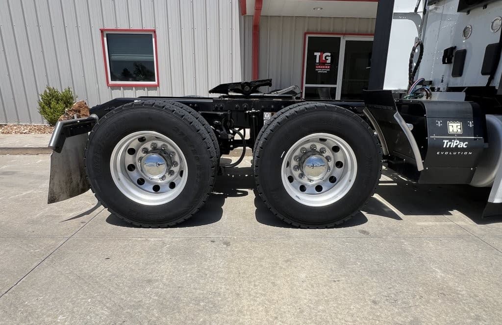 2023 Peterbilt 579 in Springfield, MO — photo 10