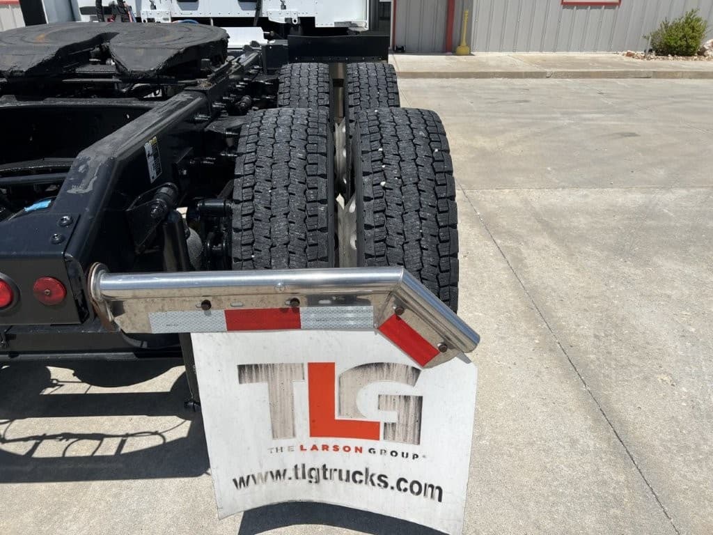 2023 Peterbilt 579 in Springfield, MO — photo 11