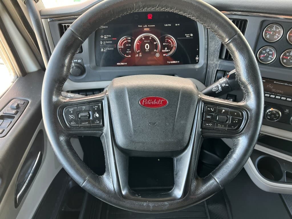 2023 Peterbilt 579 in Springfield, MO — photo 16